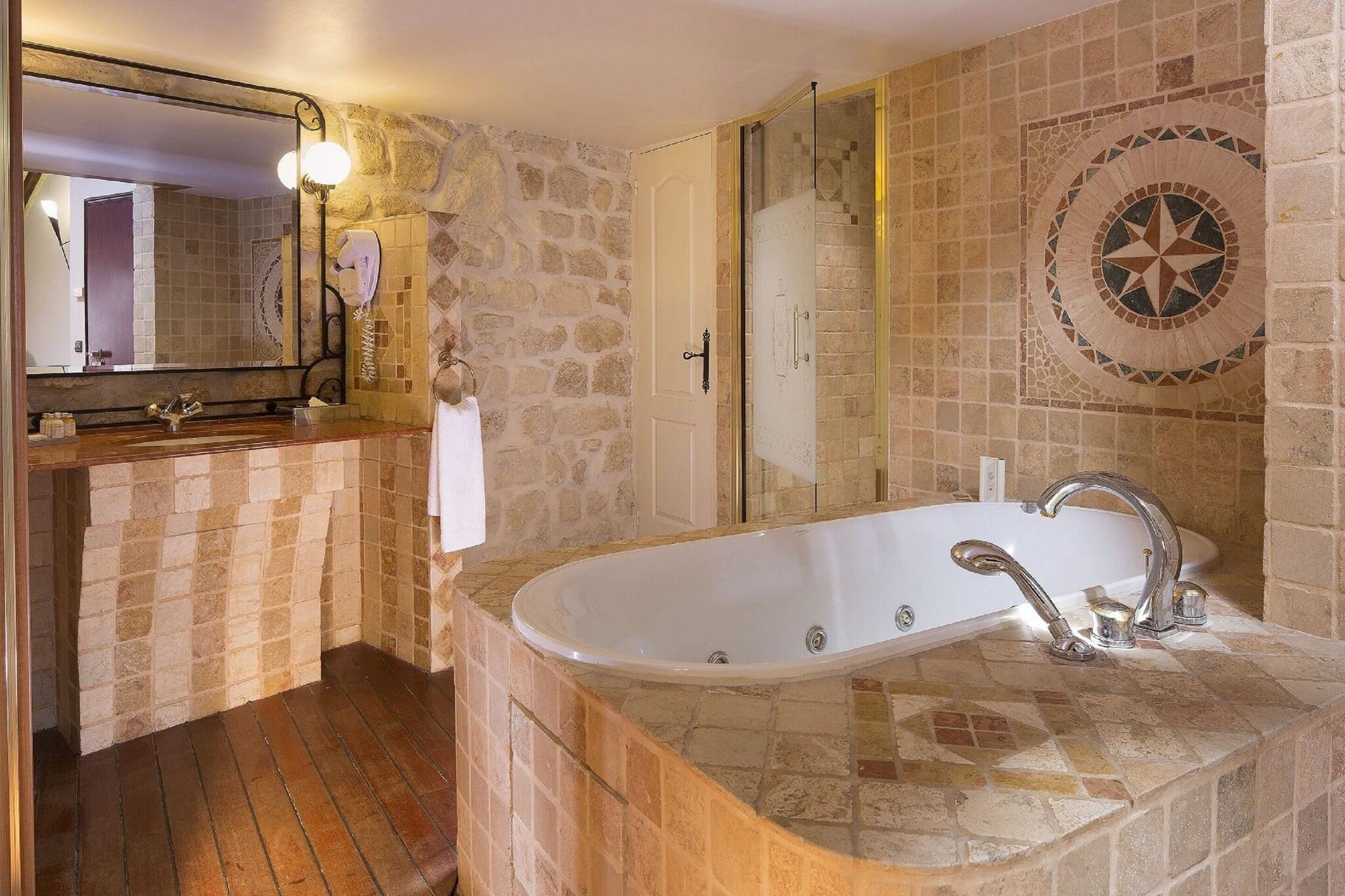 Junior Suite with Jacuzzi