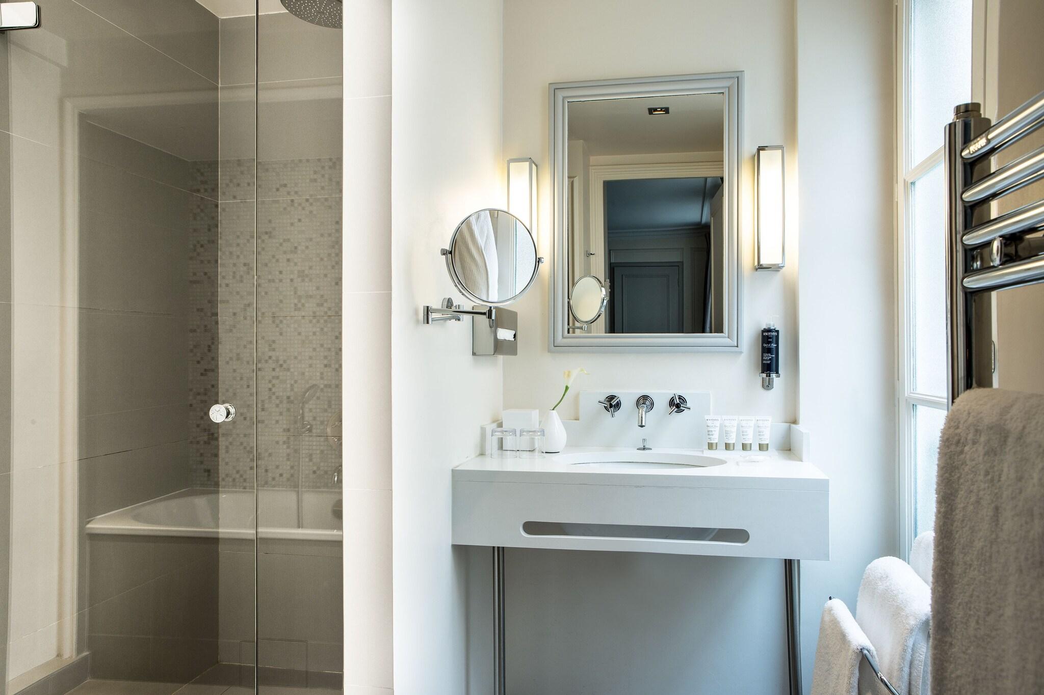 Family Room Three Beds