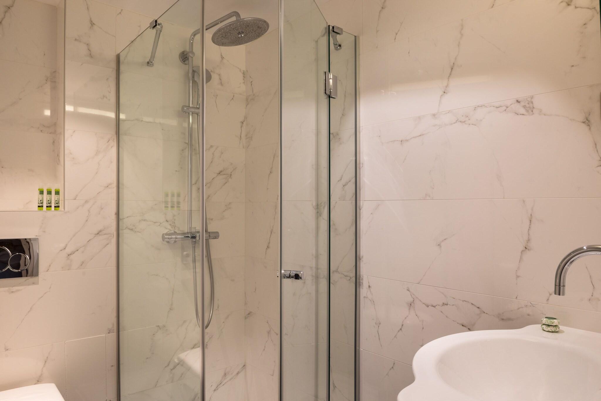 Double Classic Double Bed