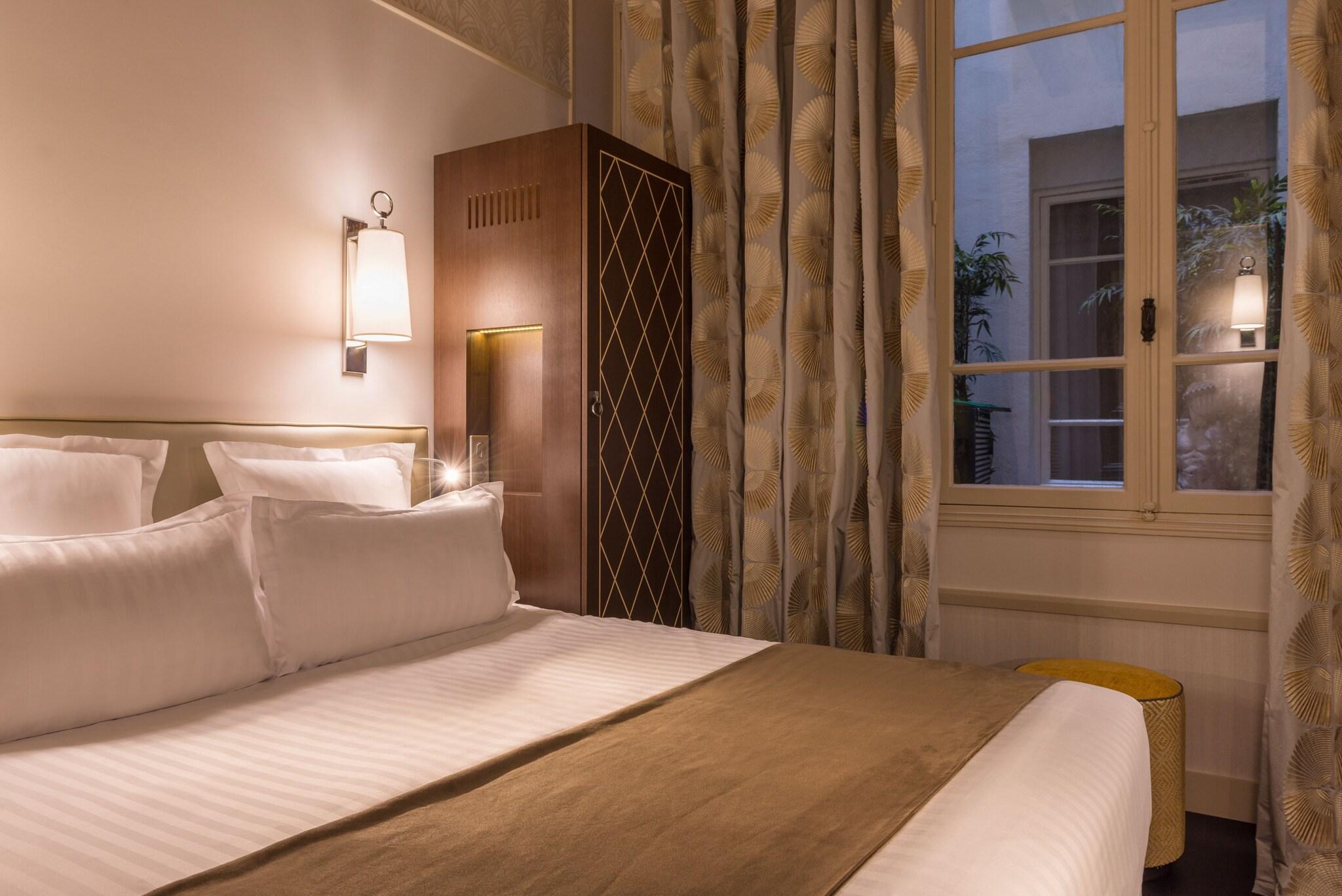 Double Classic Double Bed