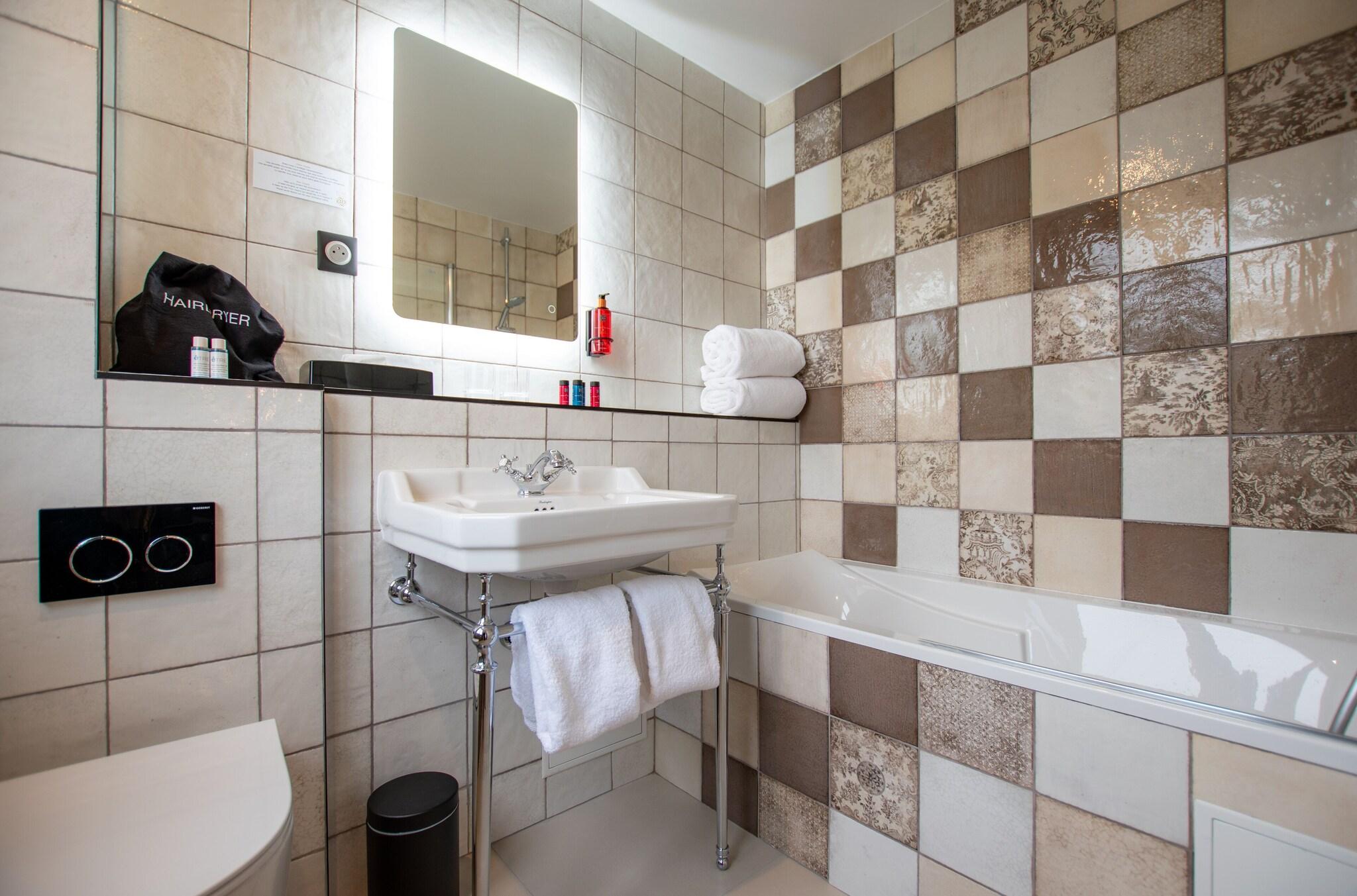 Double Superior Queen Bed