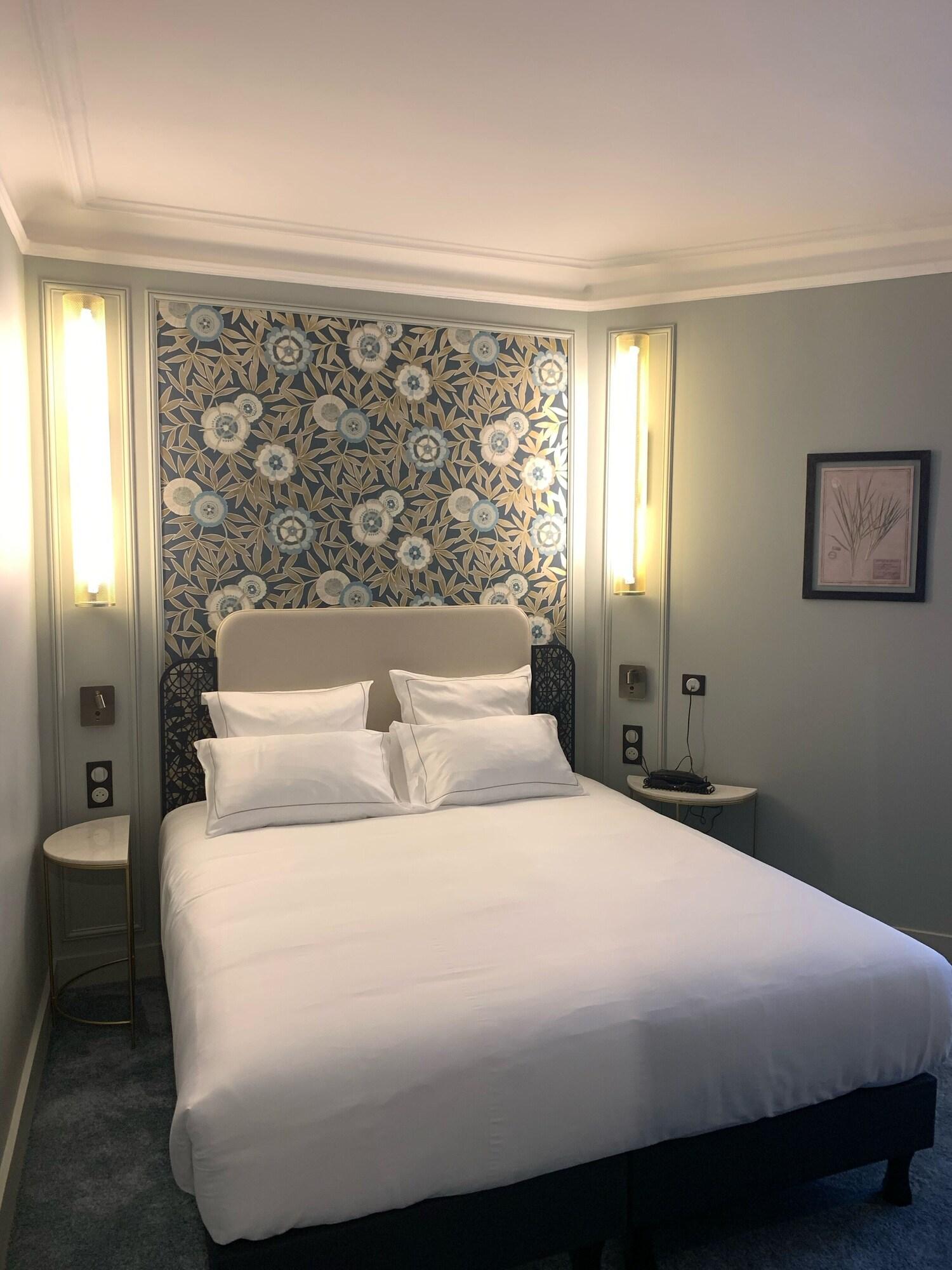 Double Deluxe Queen Bed