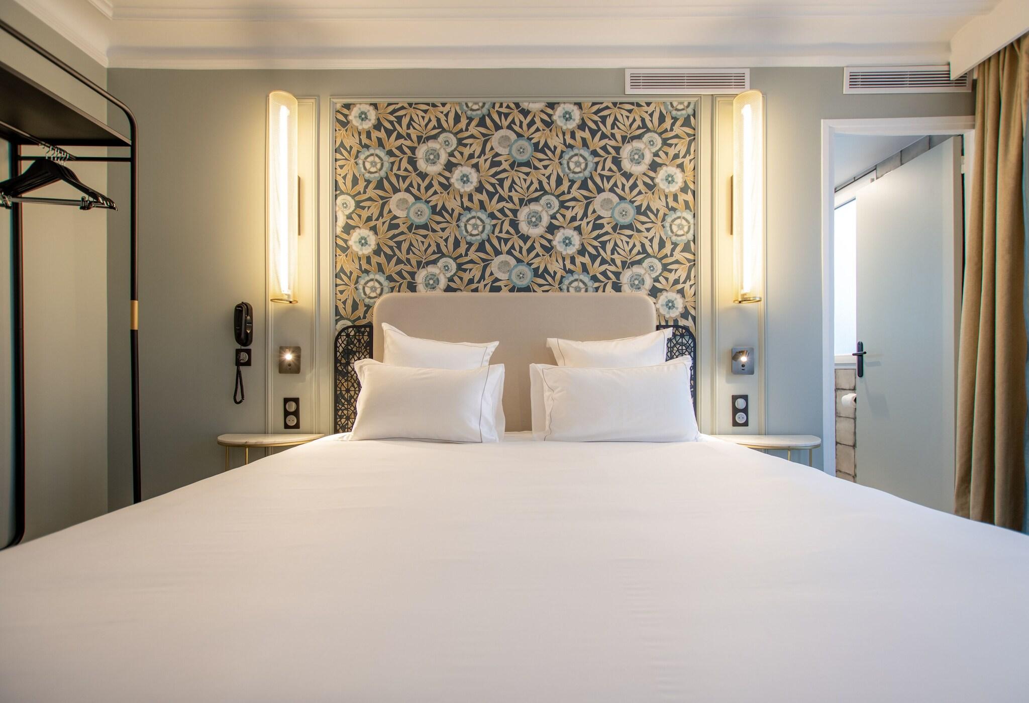 Double Deluxe Queen Bed