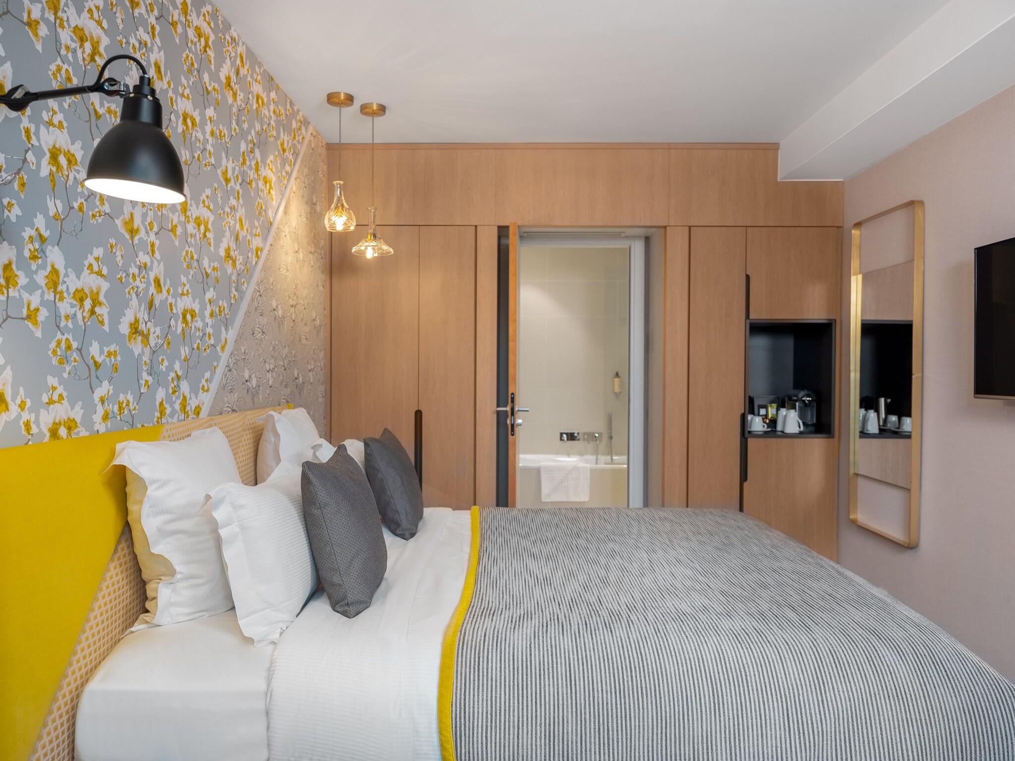 Triple Queen Size Bed