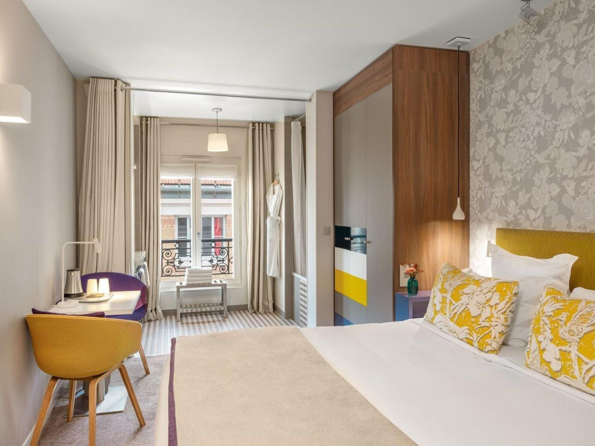 Double Connecting Room