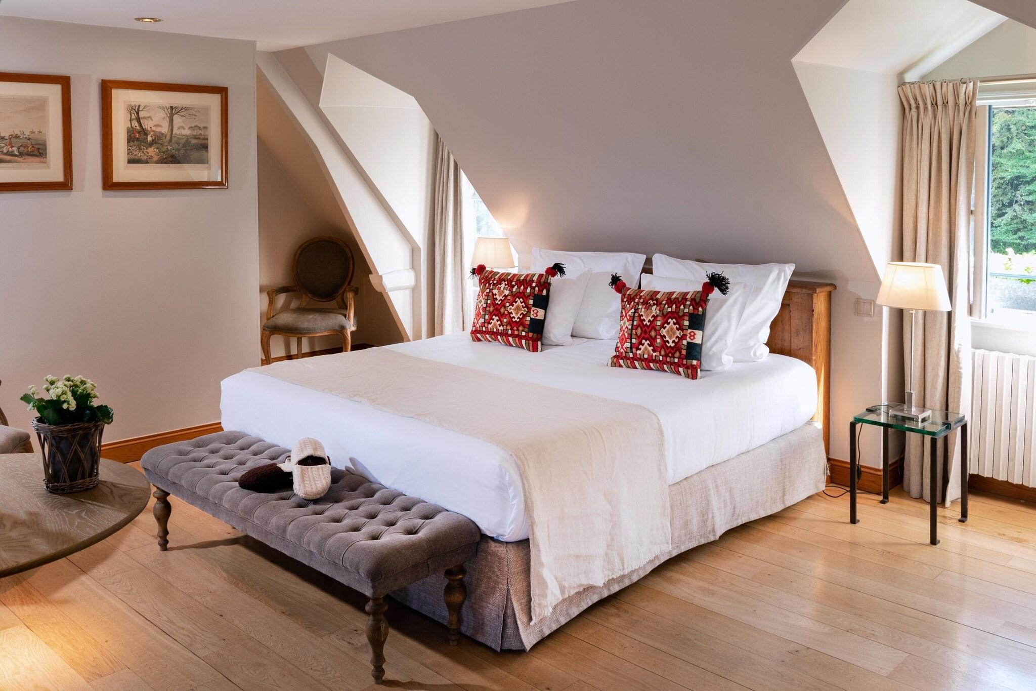 House Deluxe Queen Bed