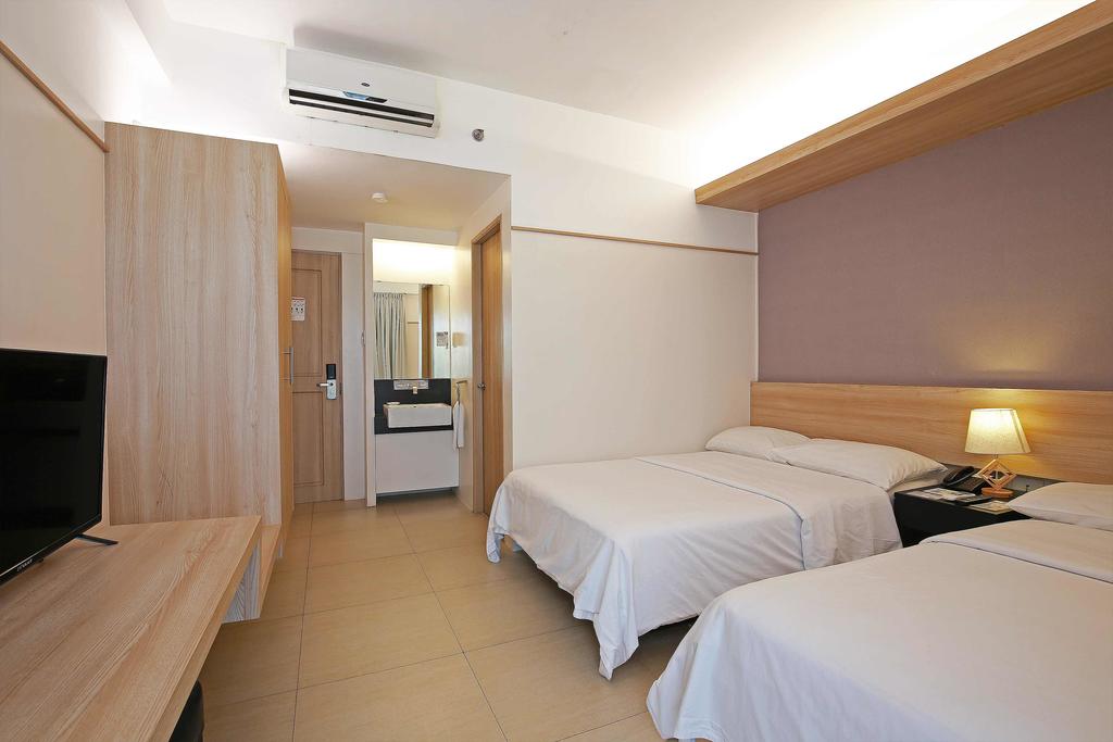 Double Deluxe Queen Bed