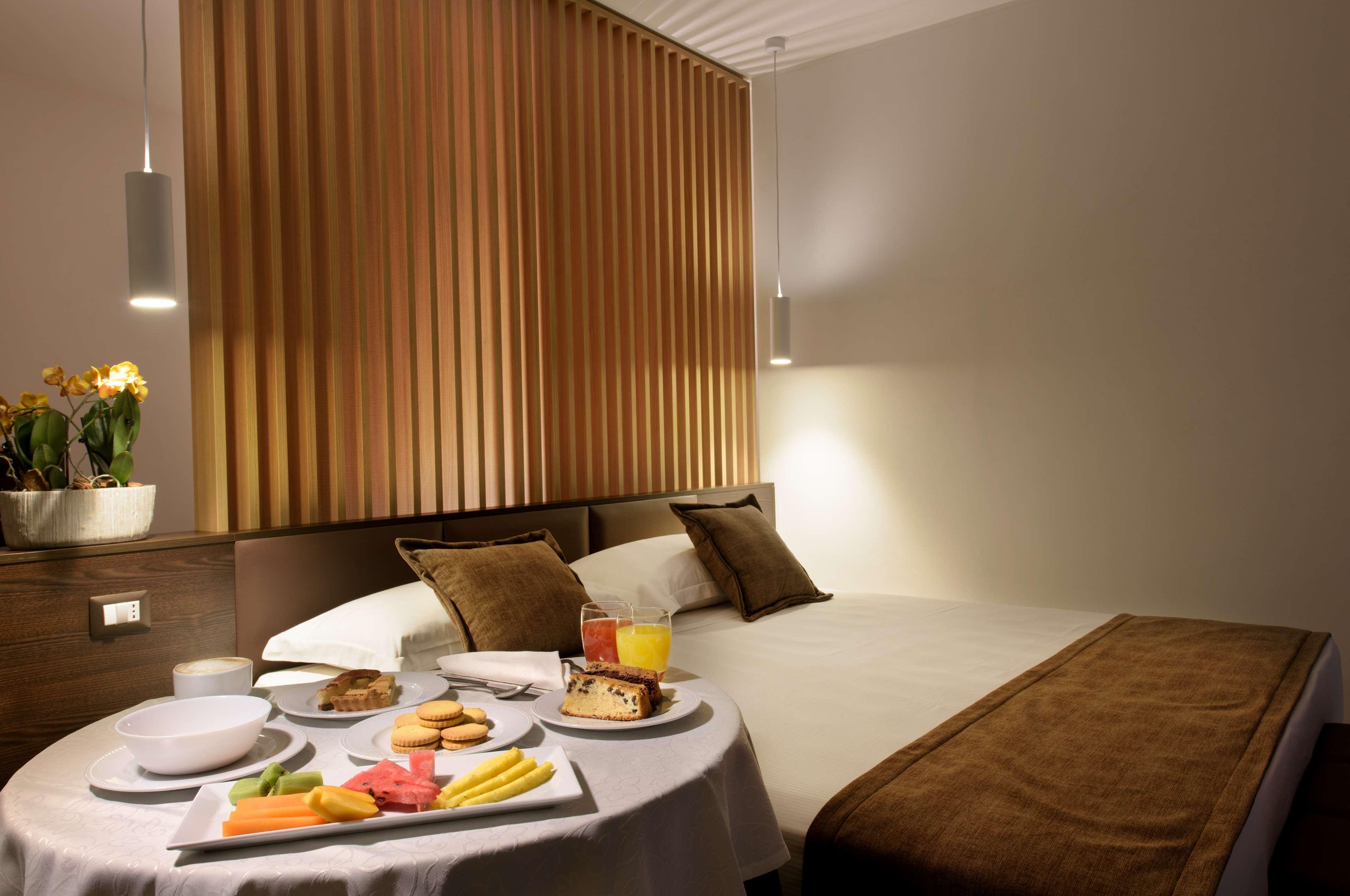 Junior Suite Queen Size Bed