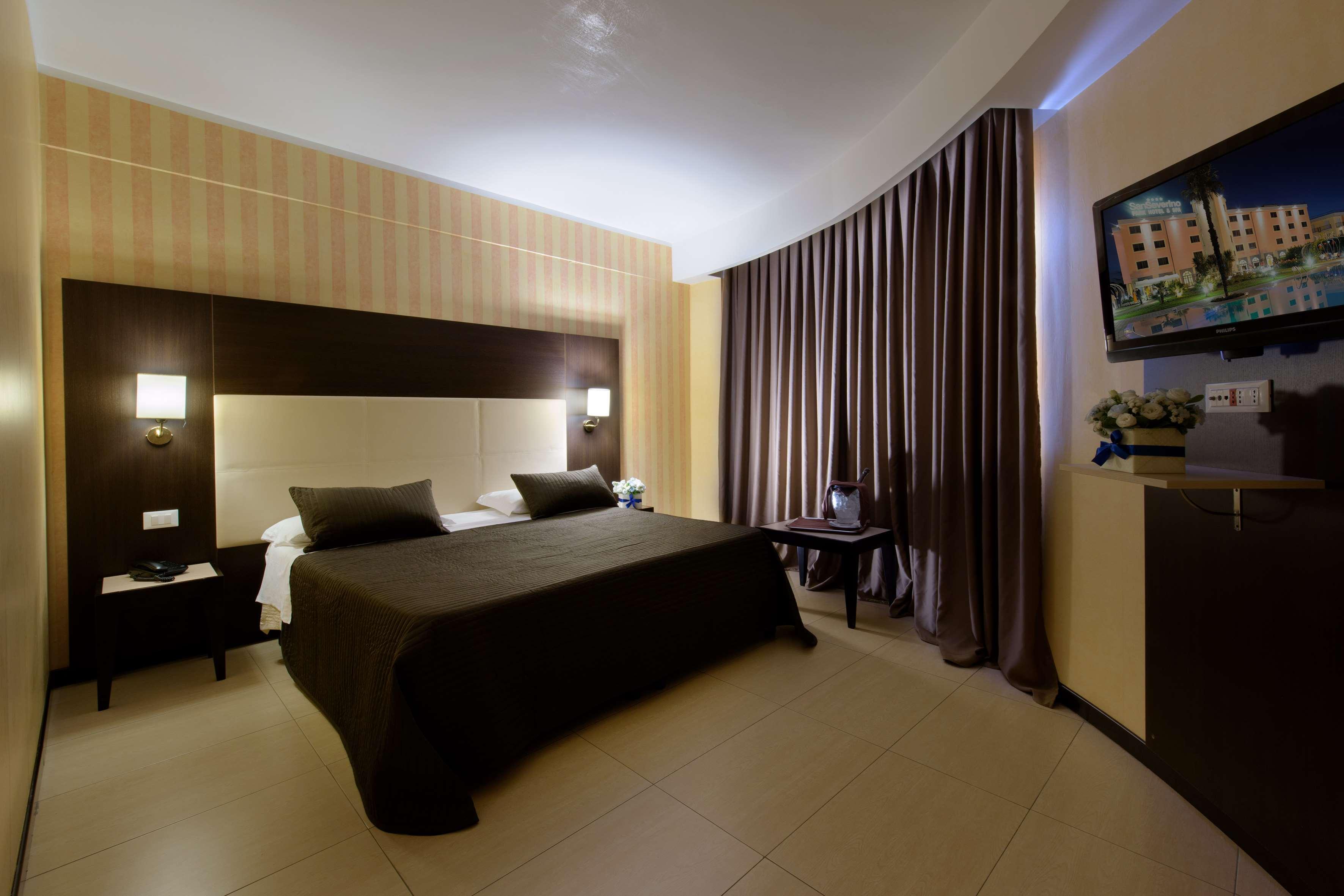 Junior Suite Queen Size Bed