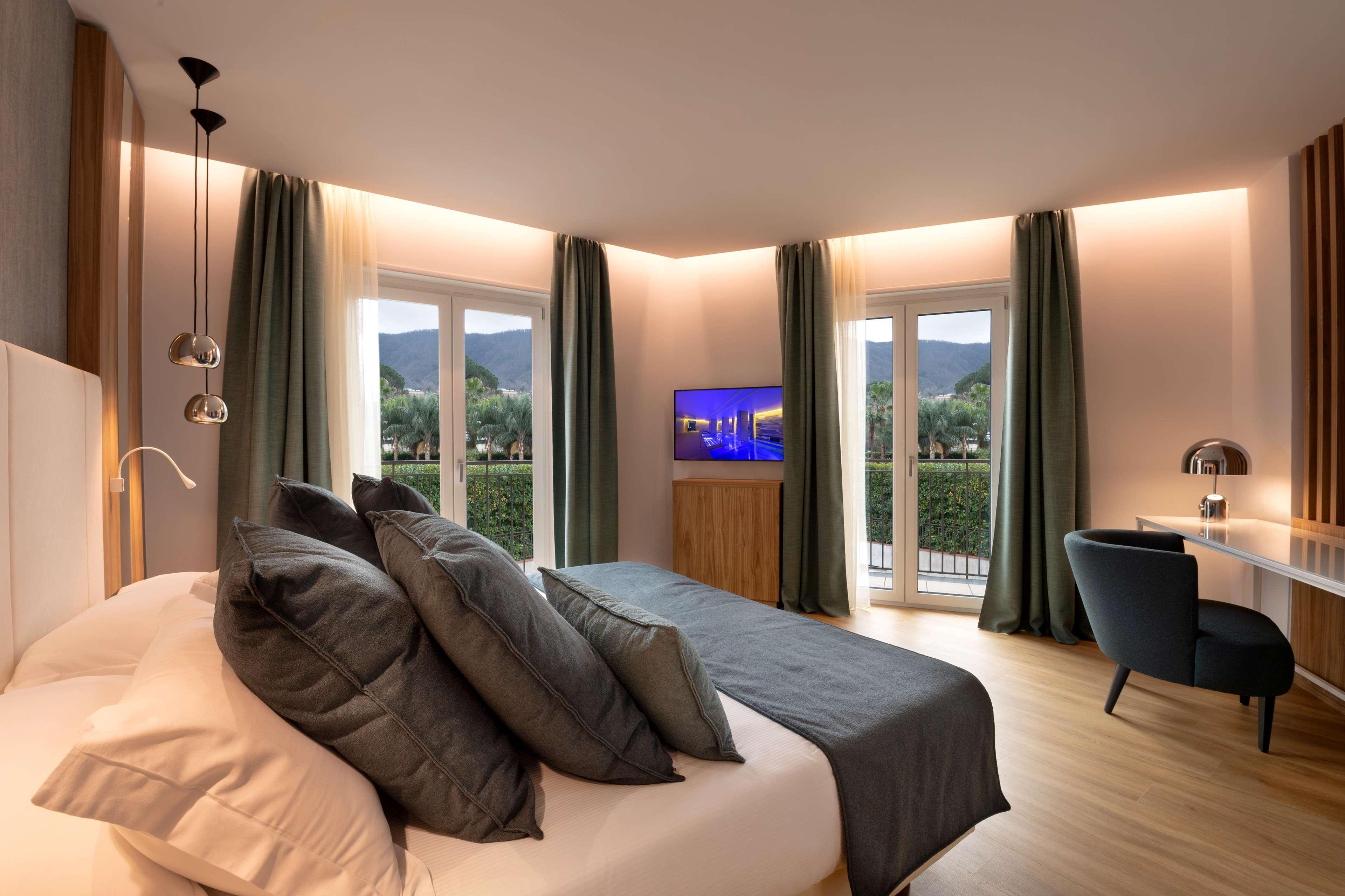 Suite Queen Size Bed