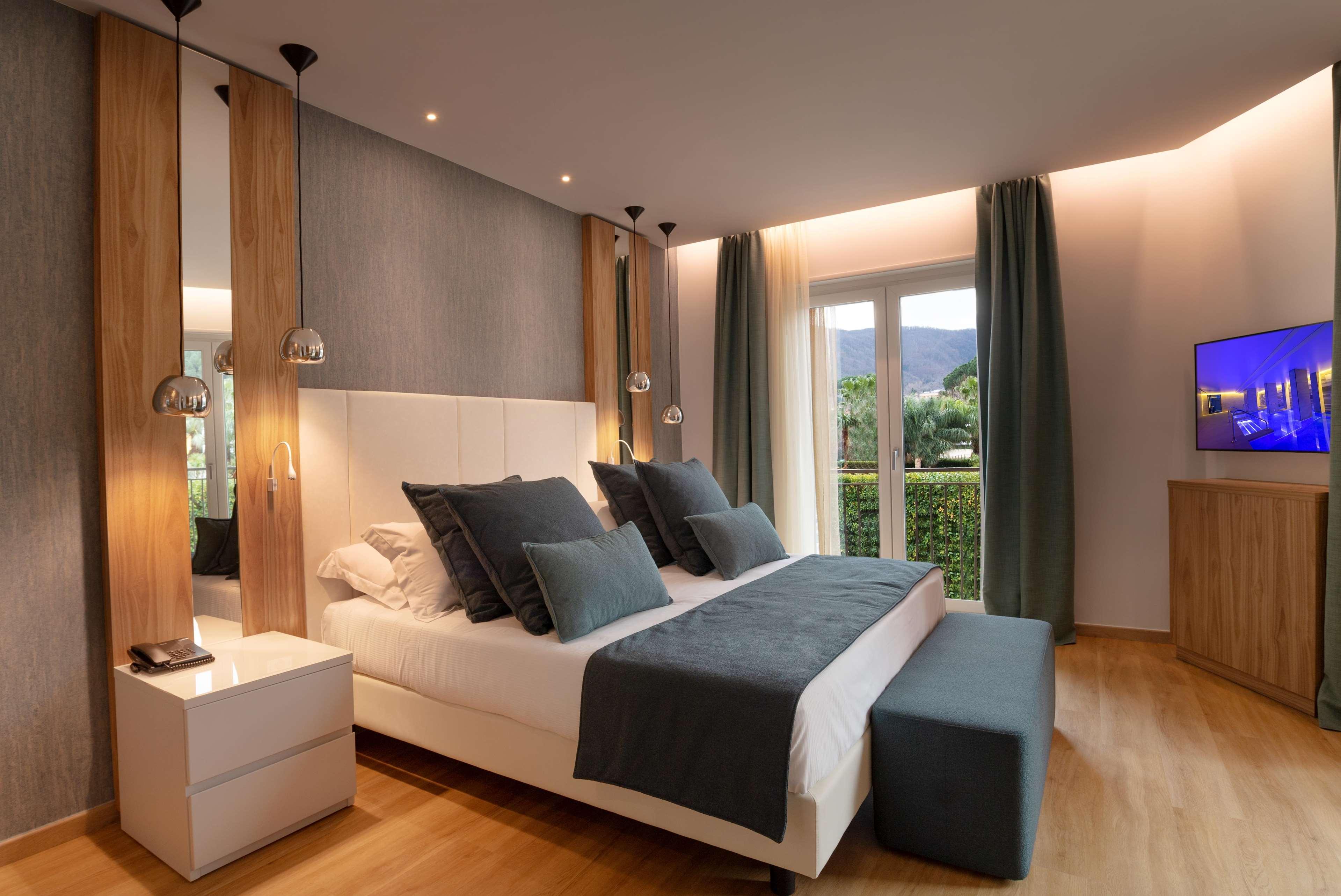 Suite Queen Size Bed