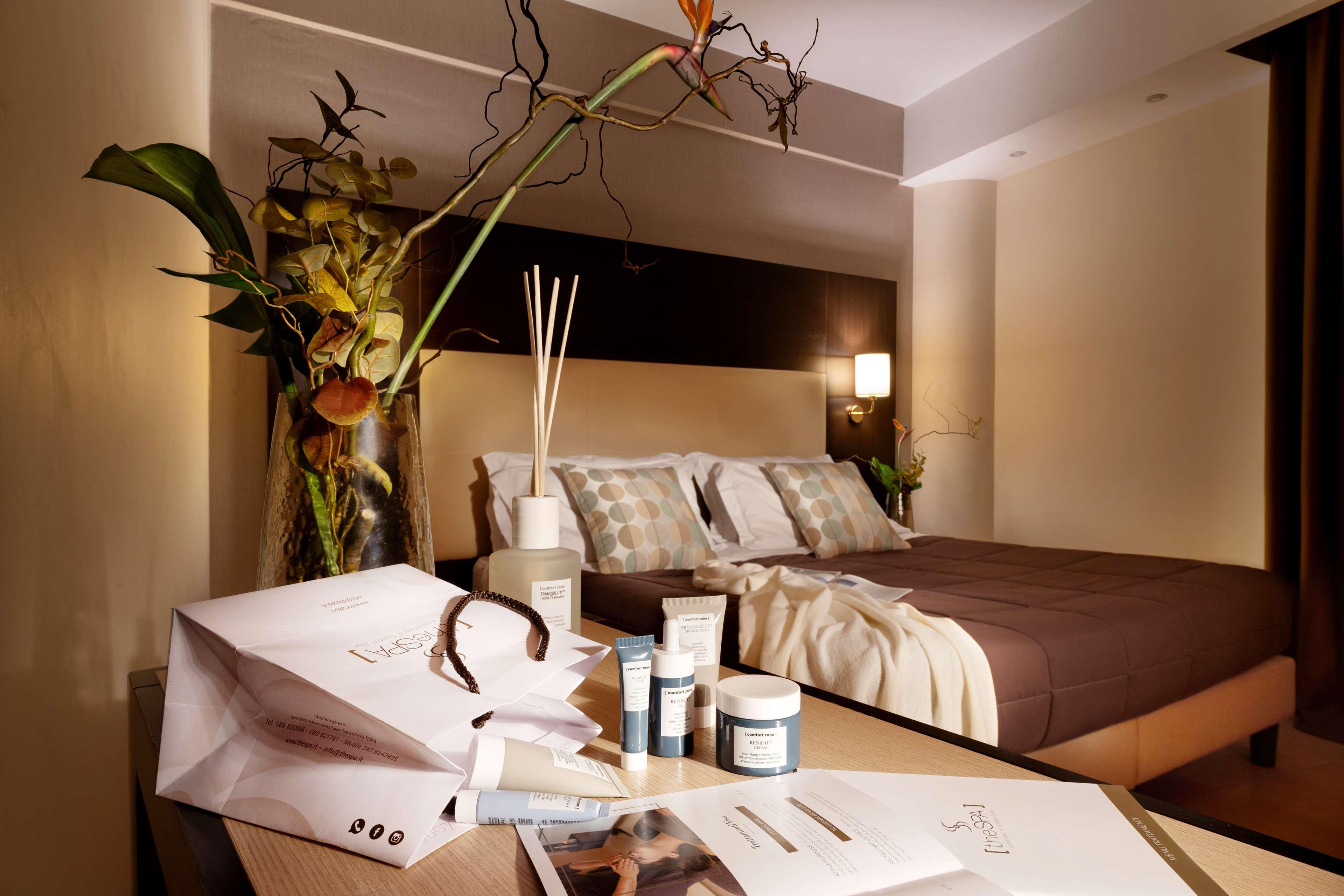 Junior Suite Queen Size Bed