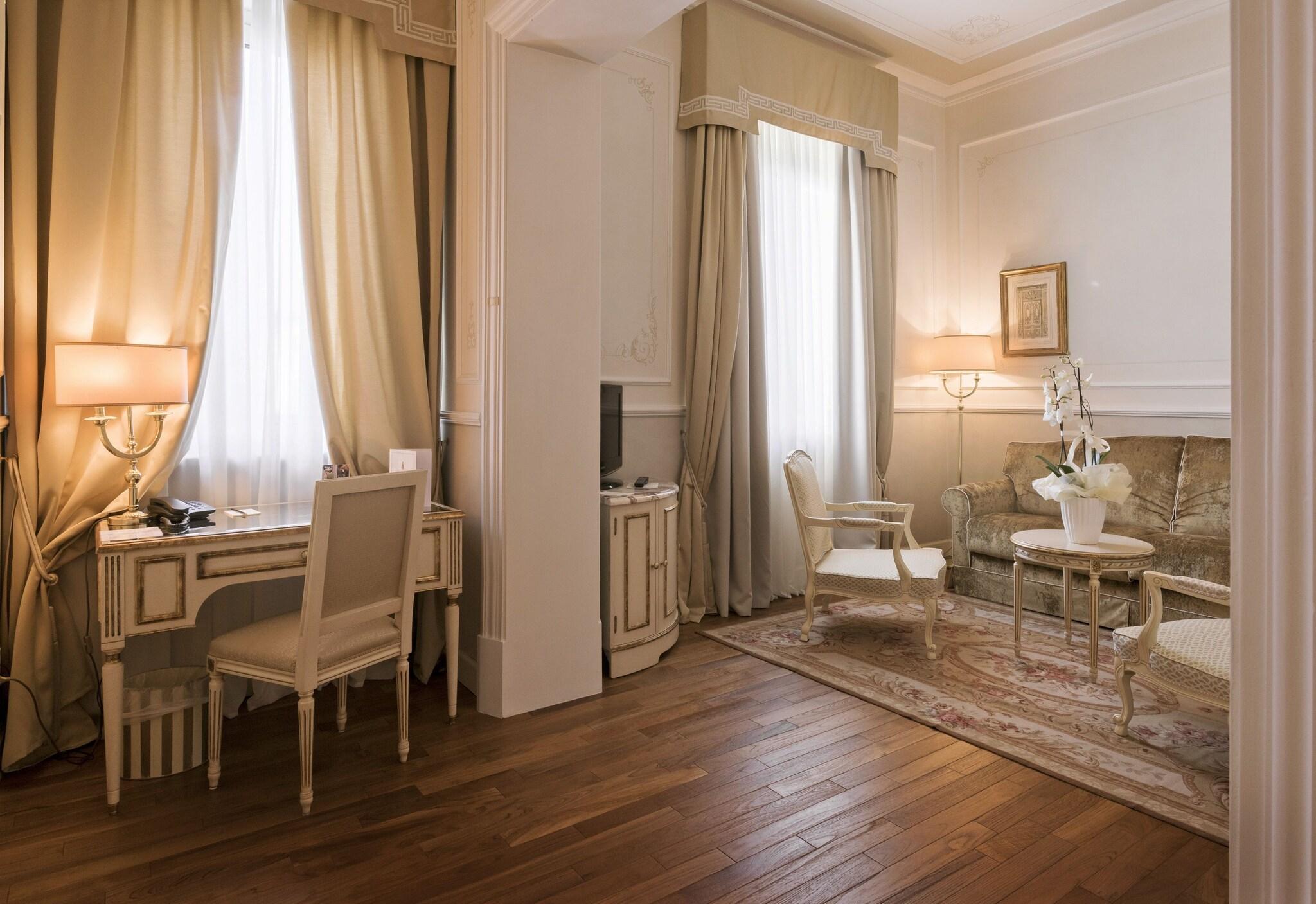 Suite Queen Size Bed