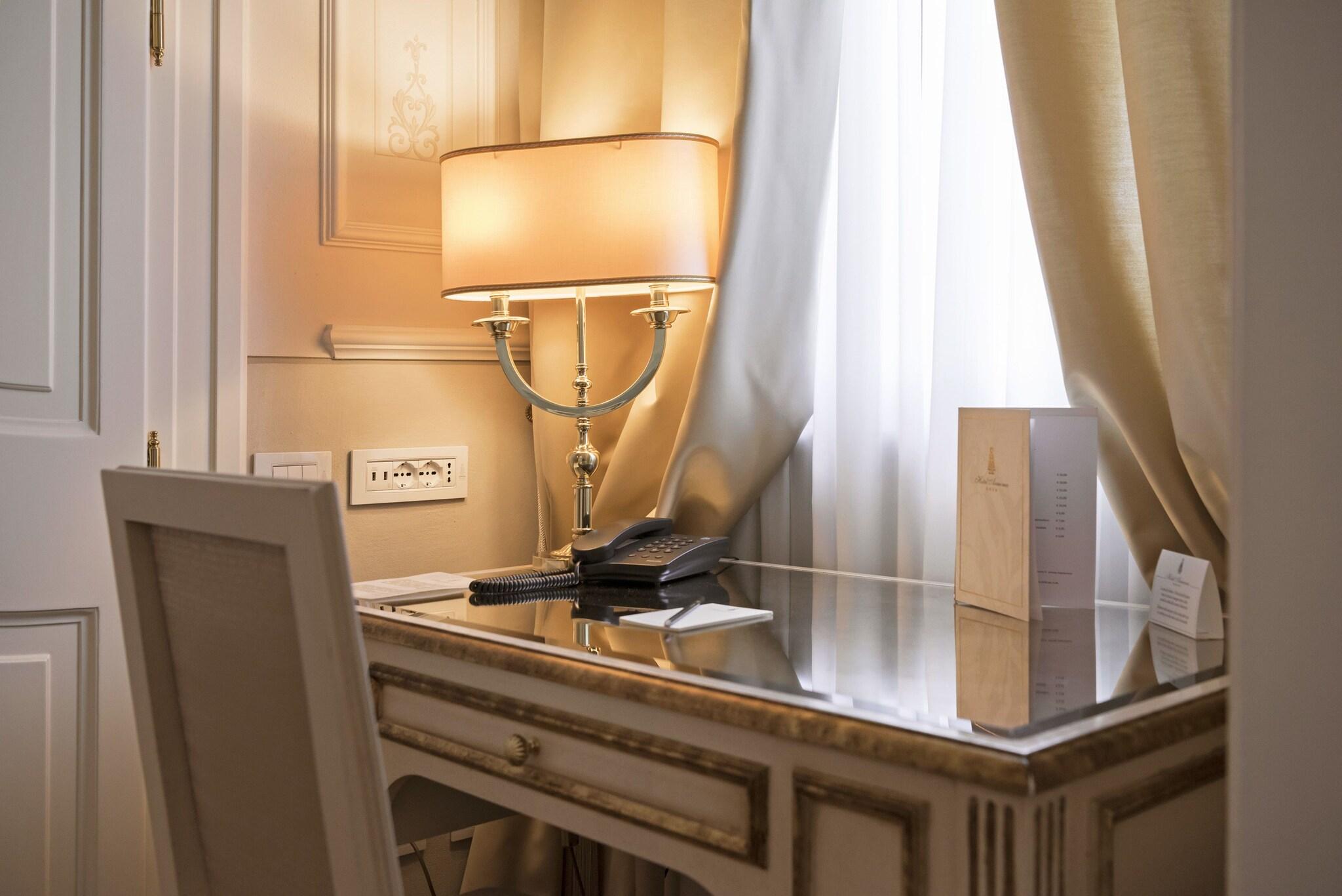 Double or Twin Superior Queen Bed