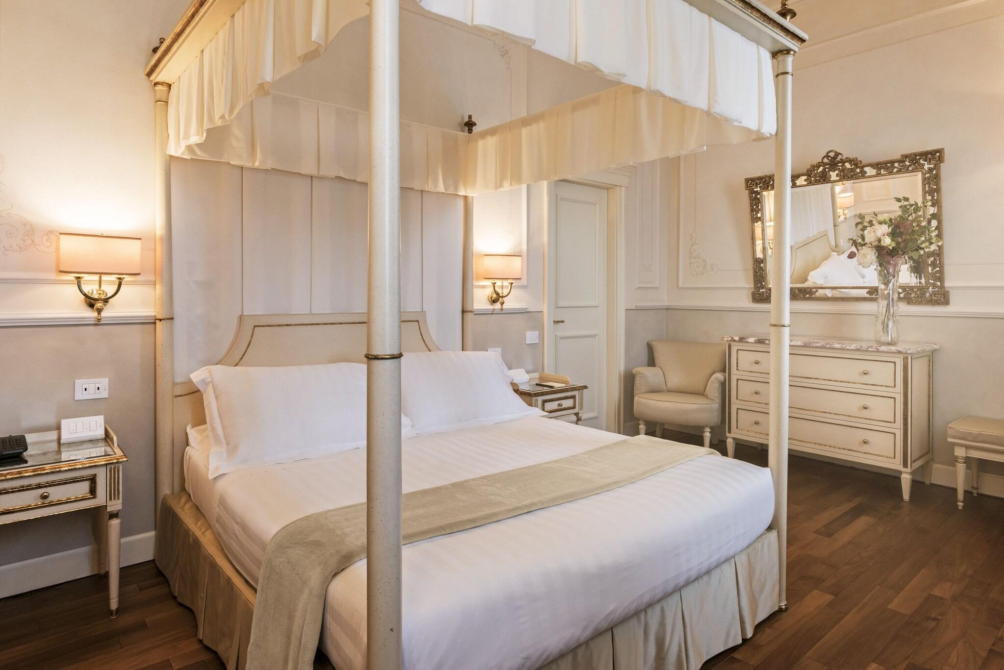 Suite Queen Size Bed