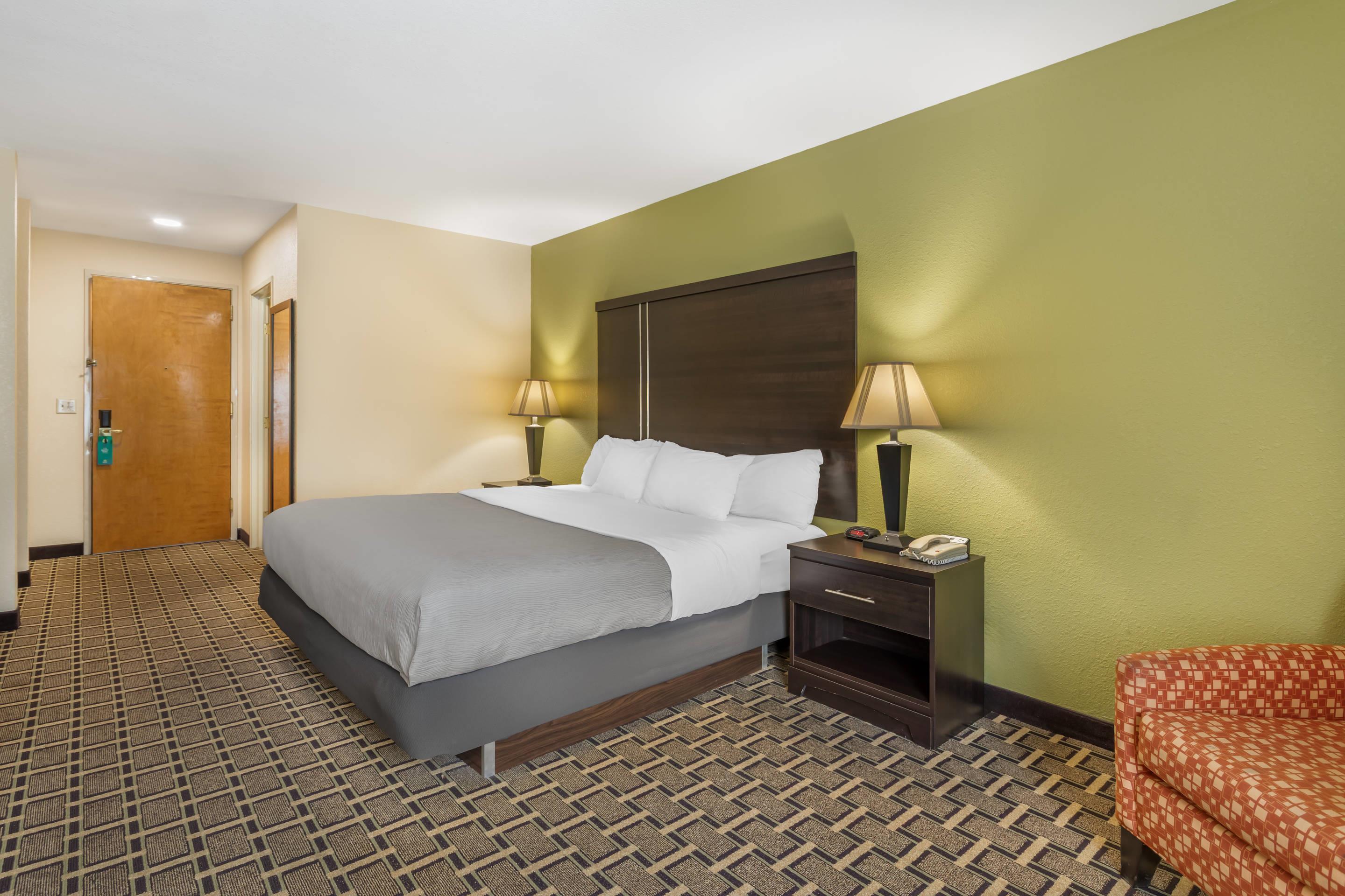 Double King Bed Non Smoking