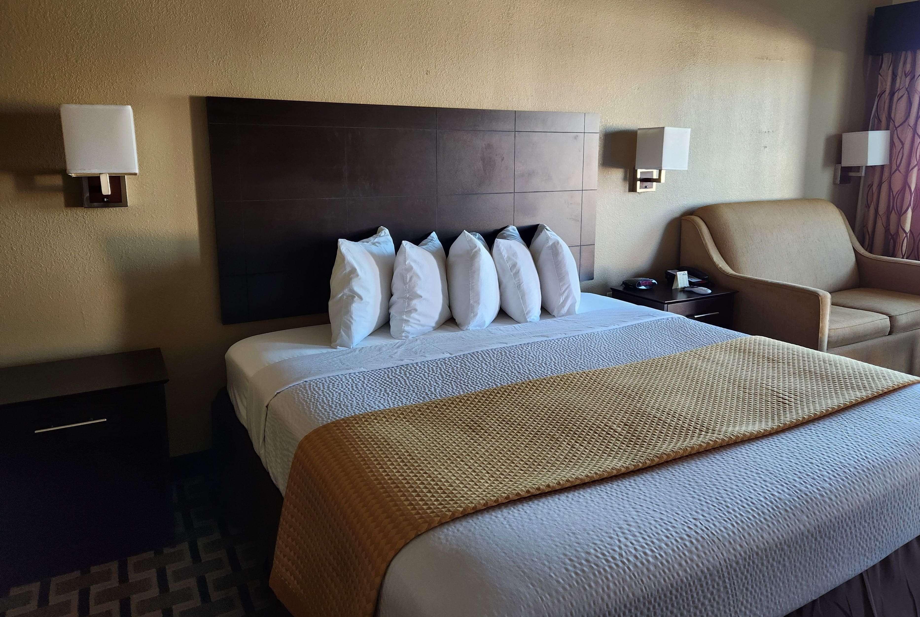 Double King Bed Non Smoking