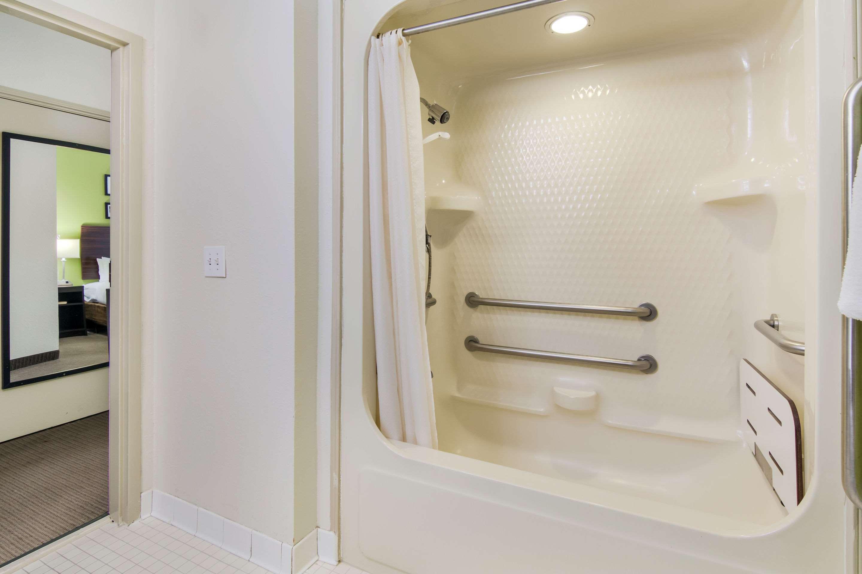 Double Queen Bed Non Smoking