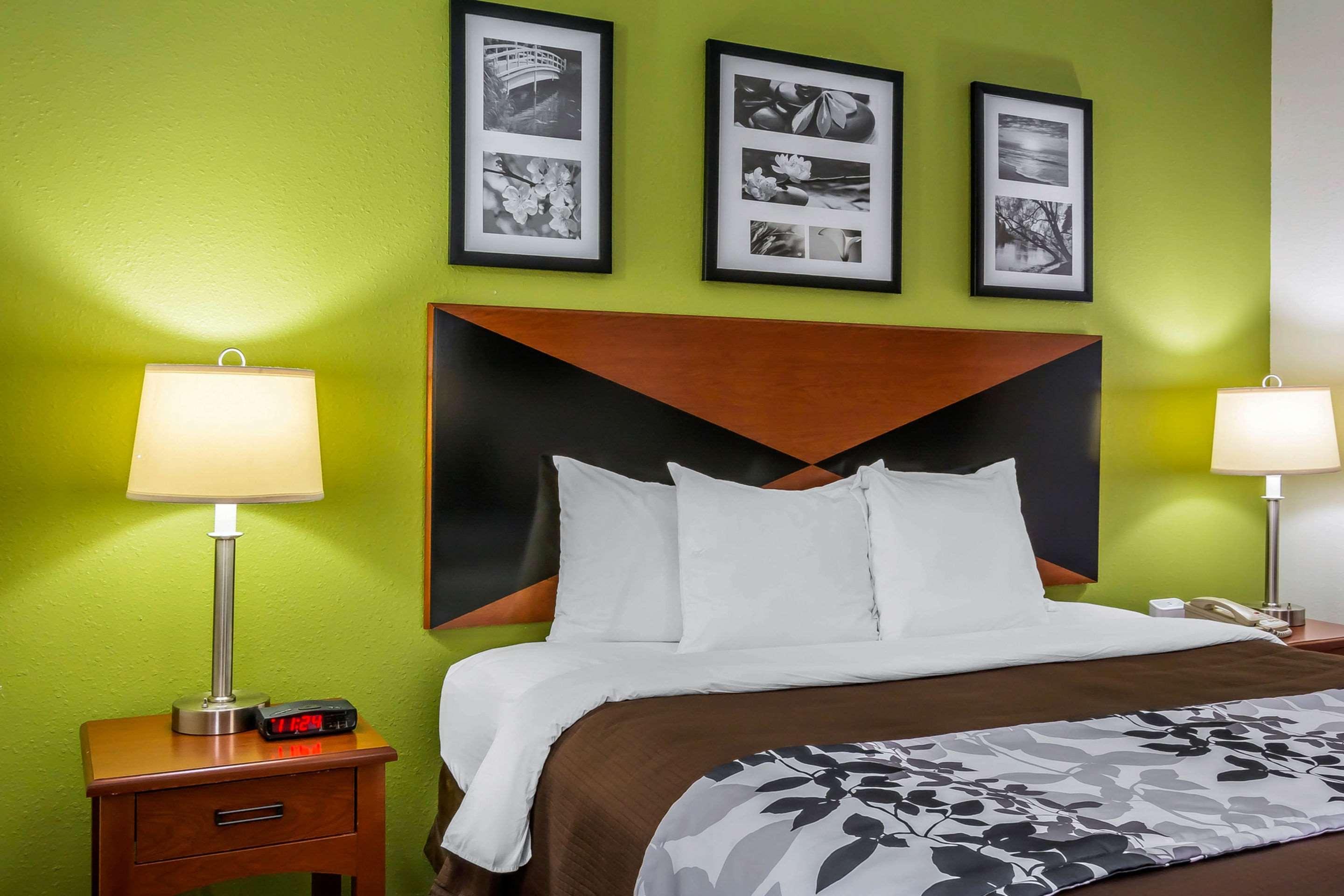 Double Queen Bed Non Smoking