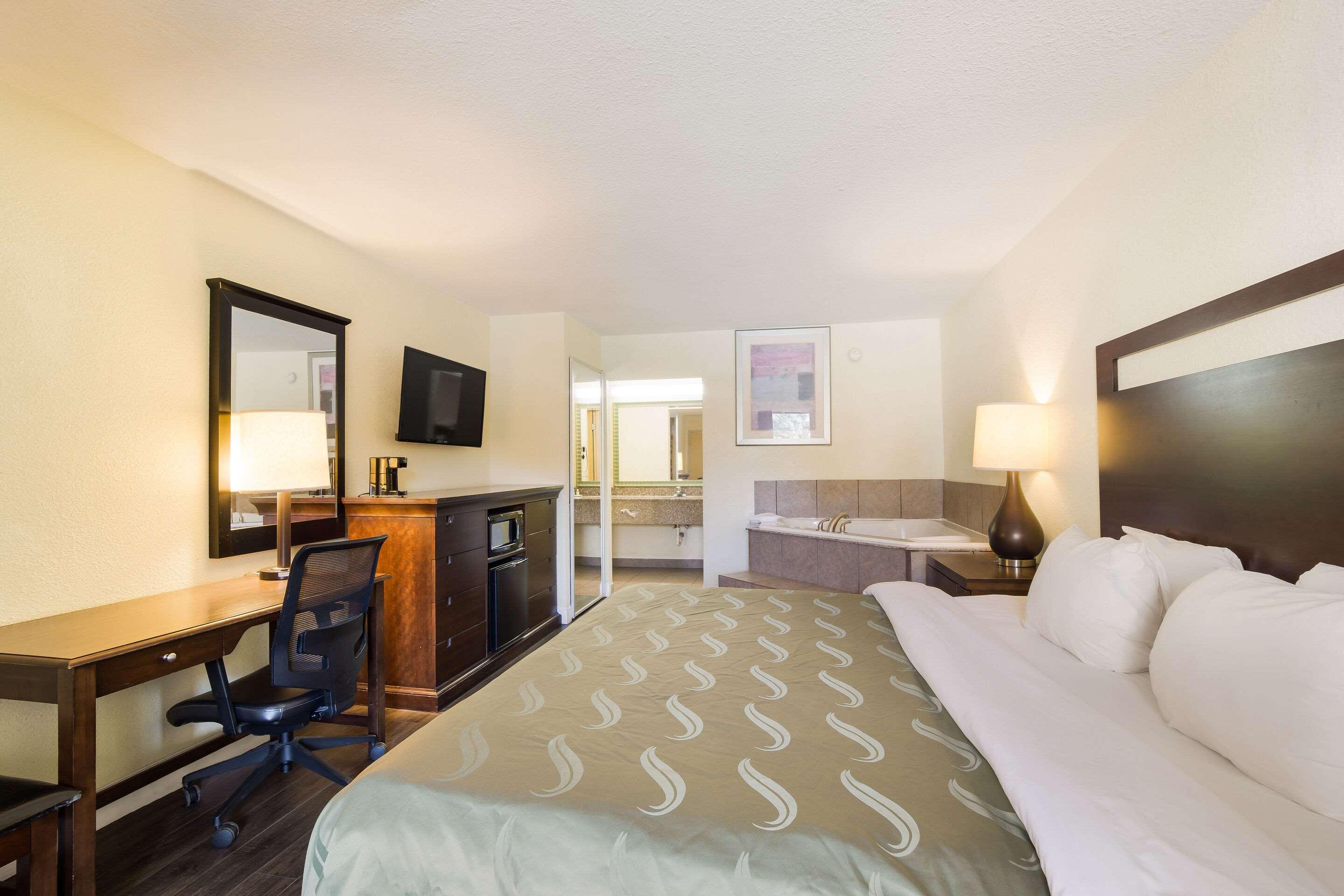 Double King Bed Non Smoking