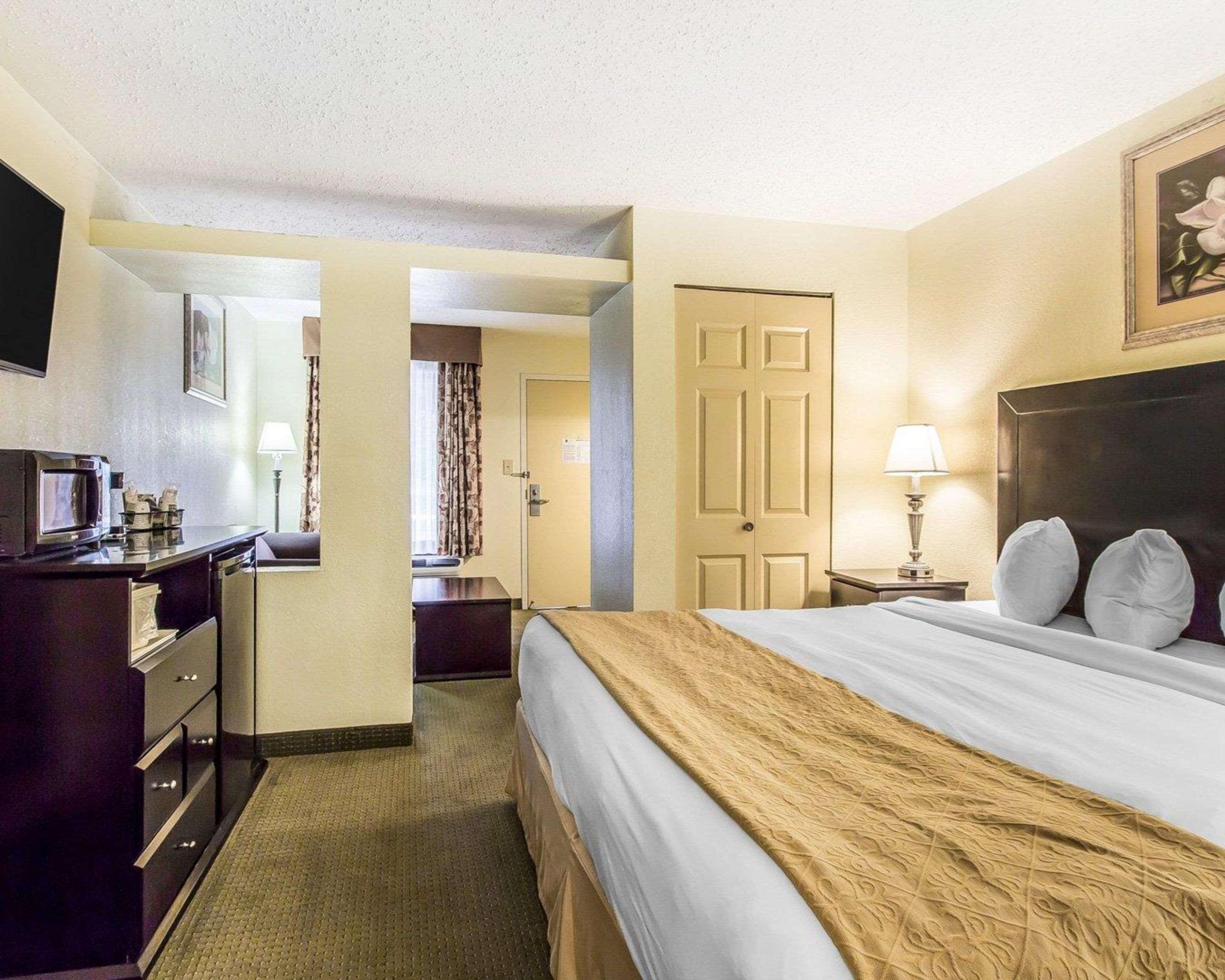 Double King Bed Non Smoking