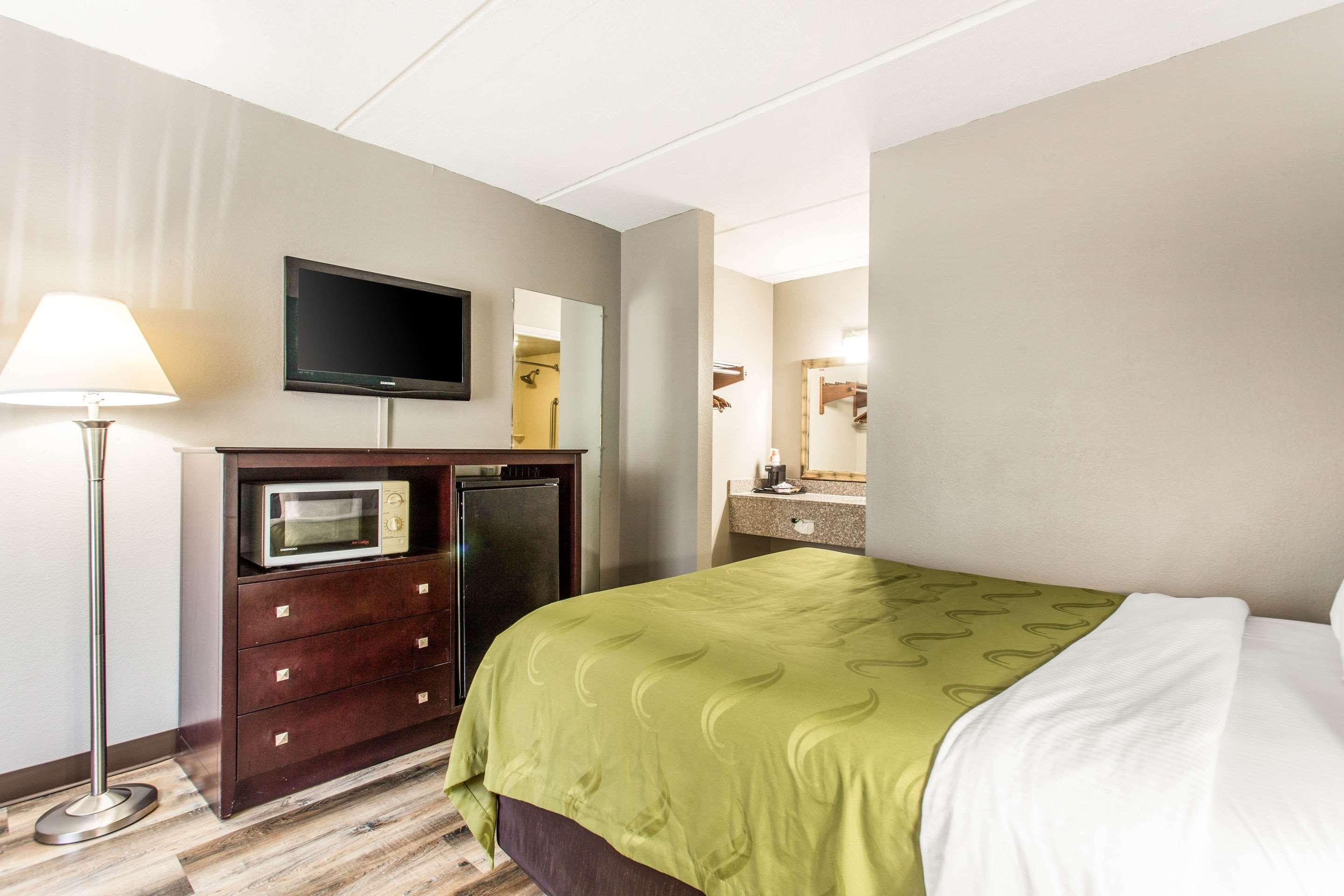 Double Queen Bed Non Smoking