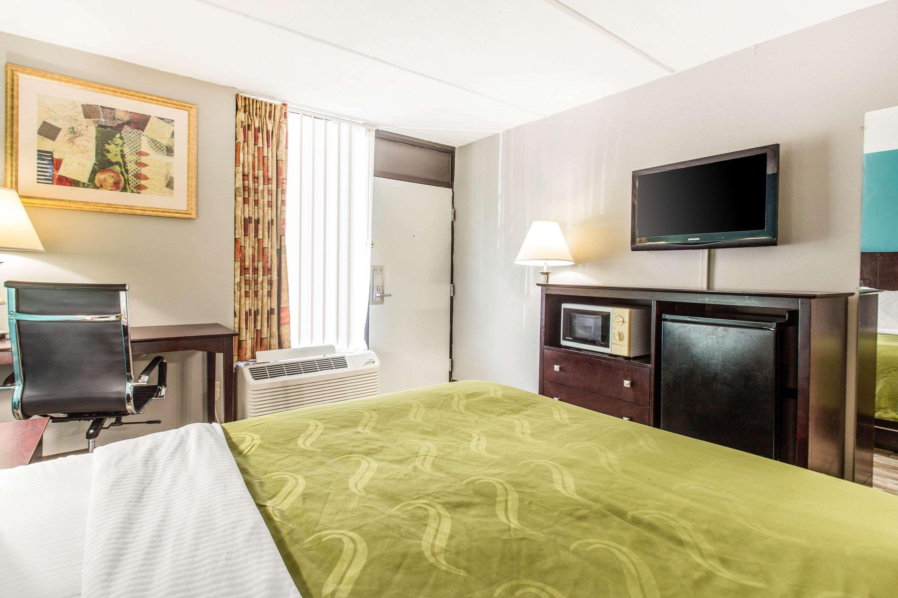 Double Queen Bed Non Smoking