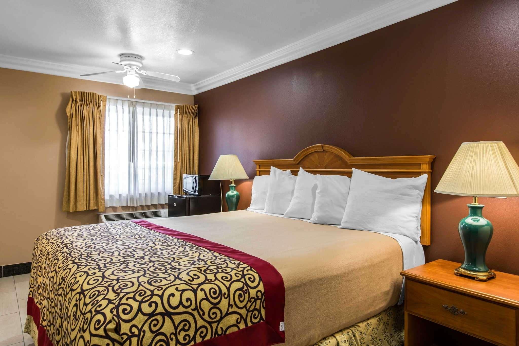 Double King Bed Non Smoking