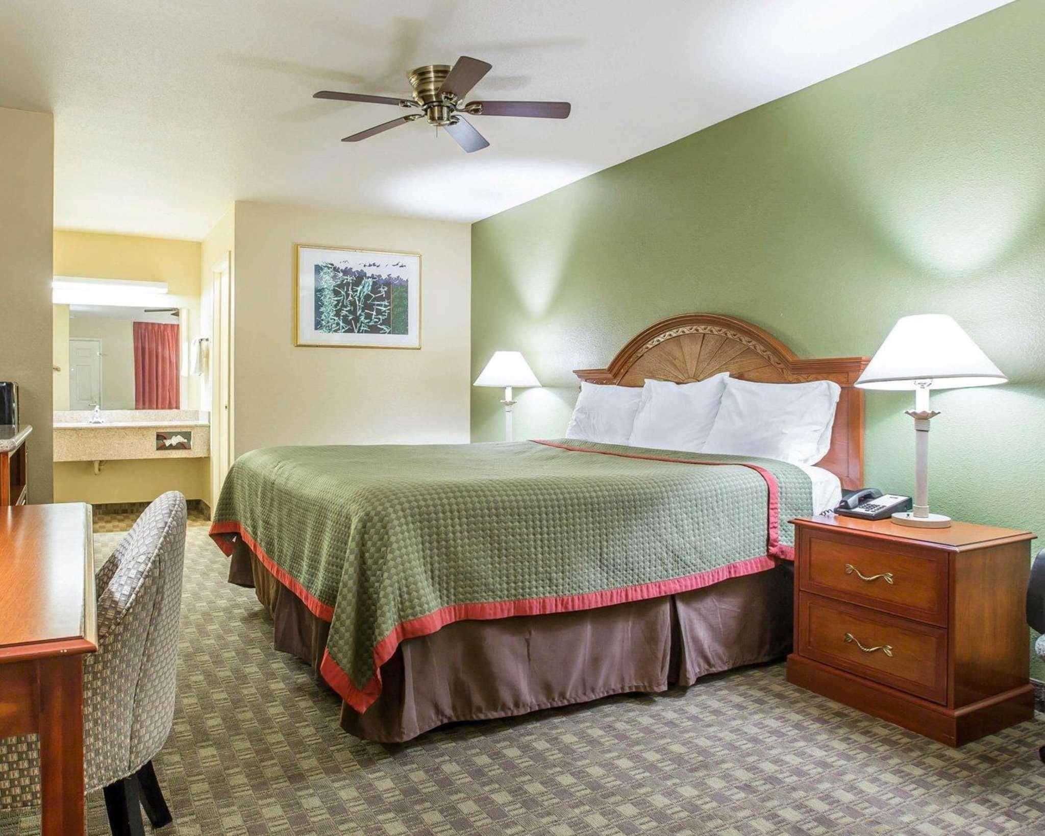 Double King Bed Non Smoking