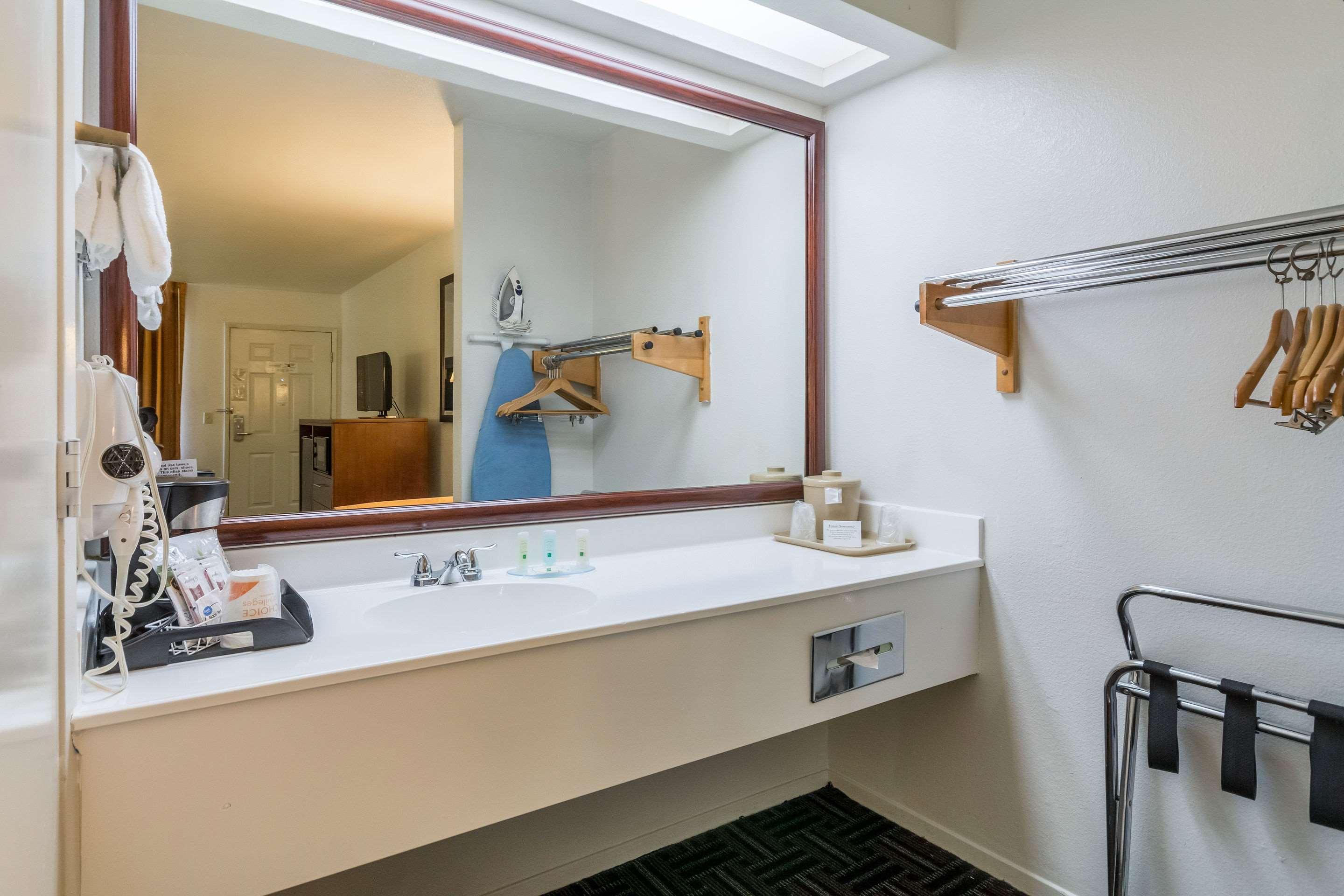 Double King Bed Non Smoking