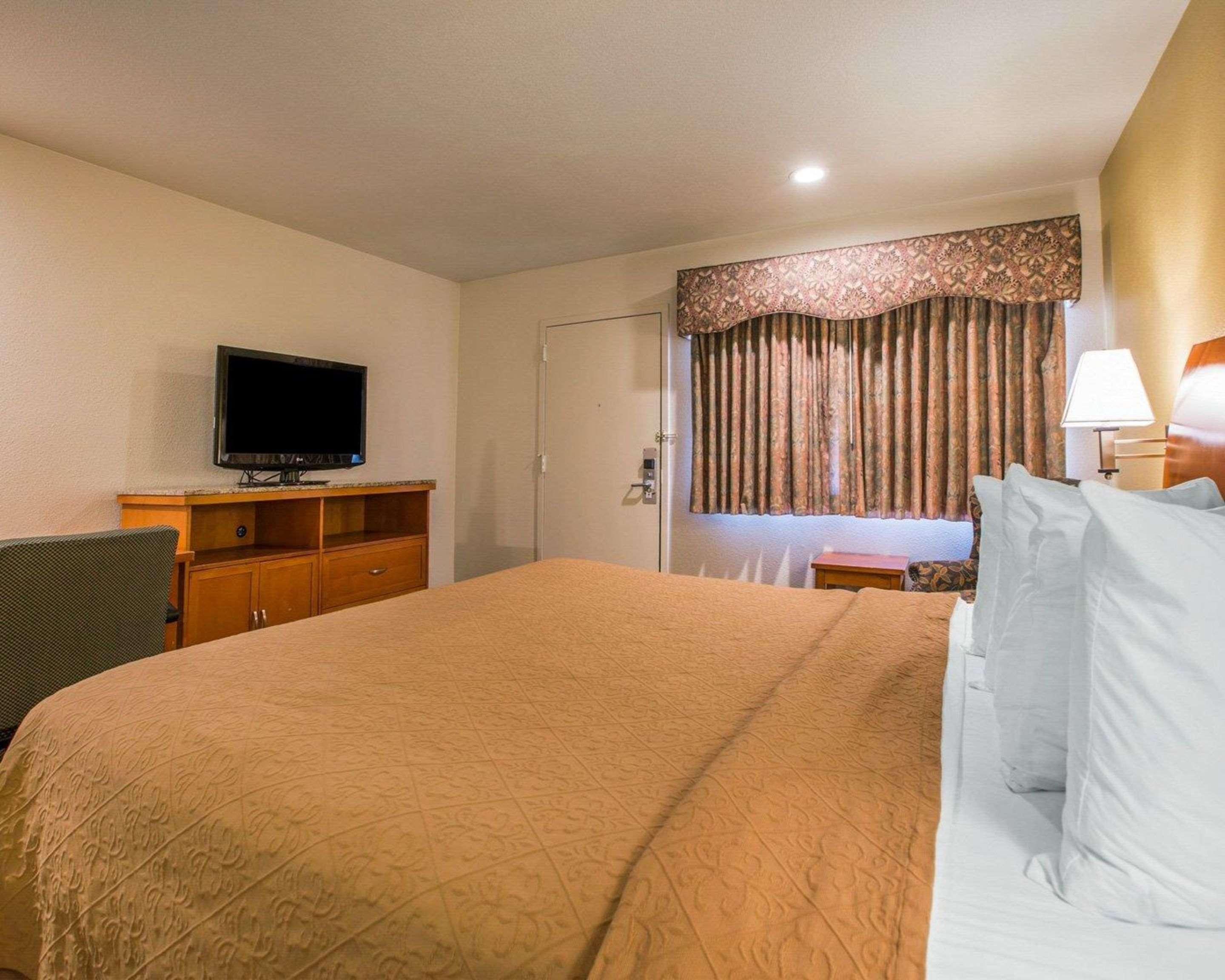 Double King Bed Non Smoking