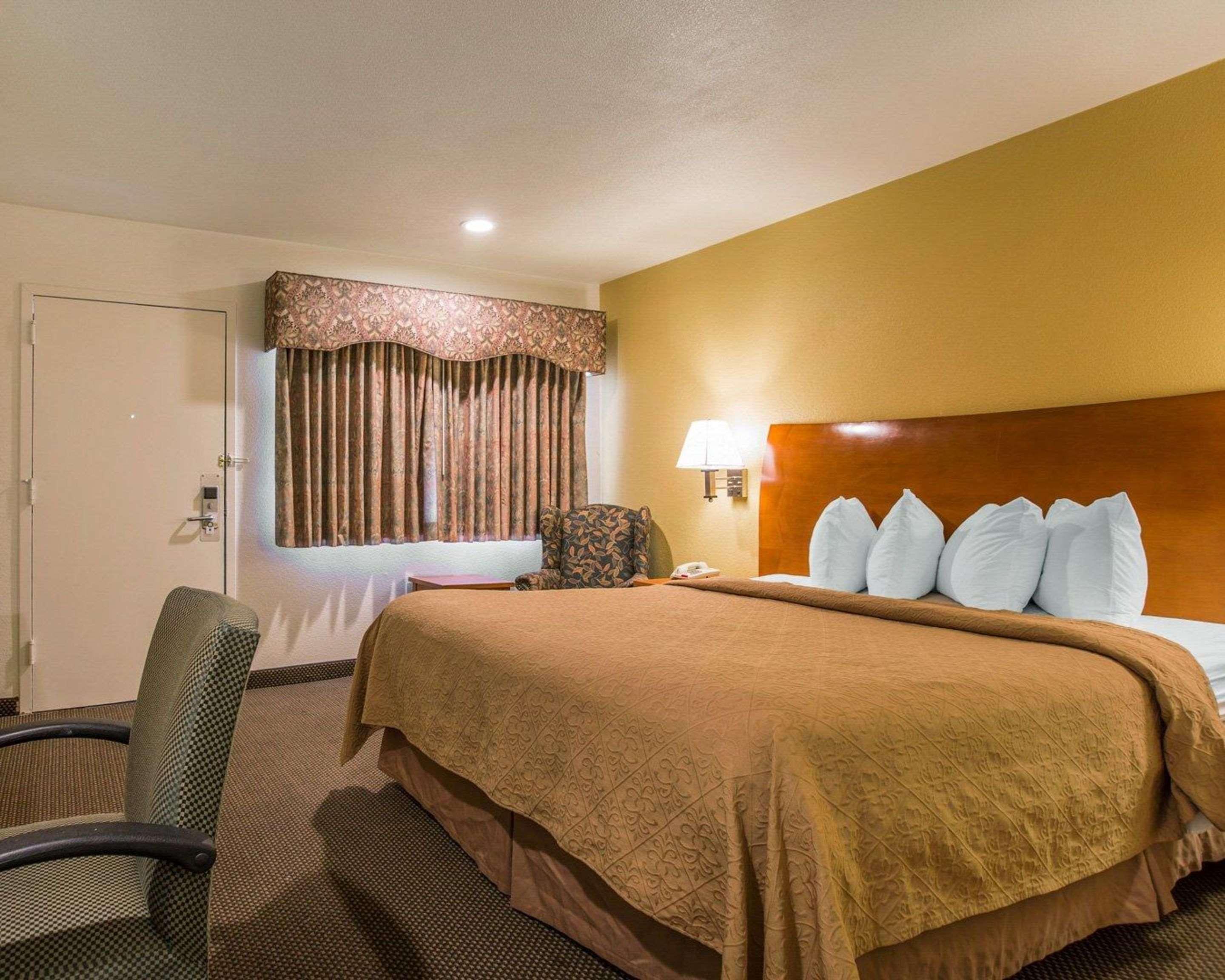 Double King Bed Non Smoking