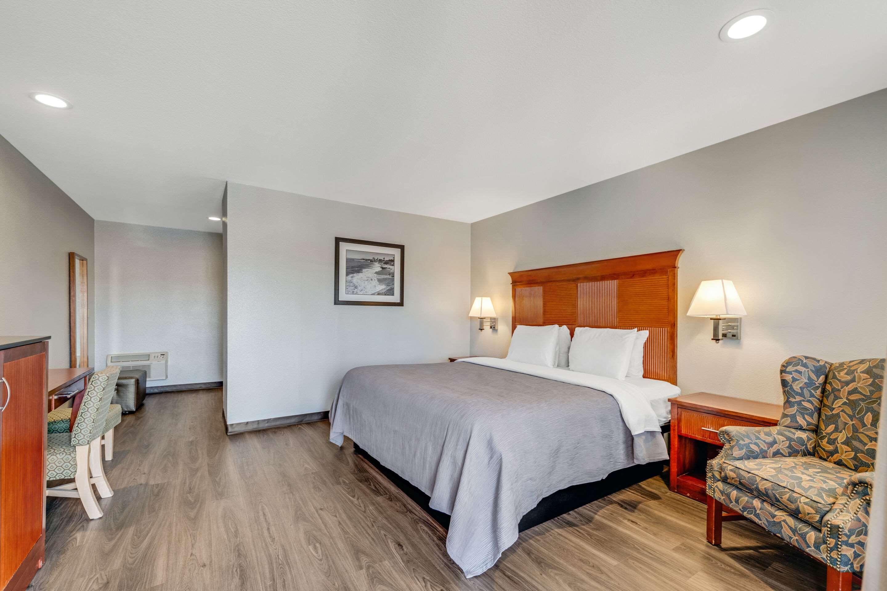 Double King Bed Non Smoking