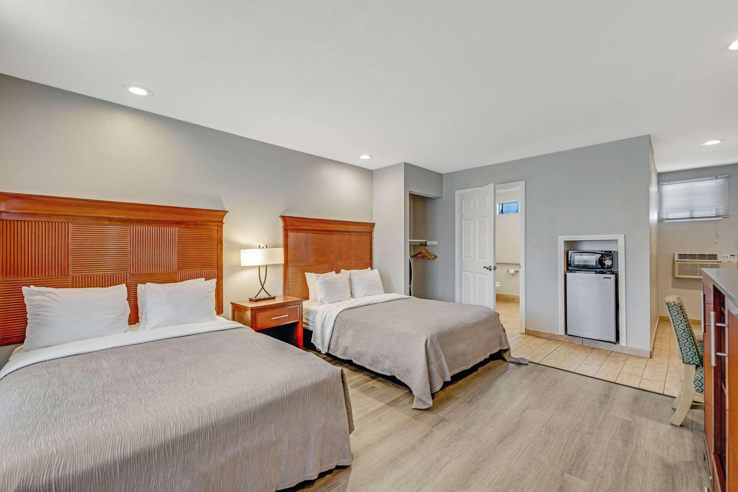 Double Two Double Beds Non Smoking