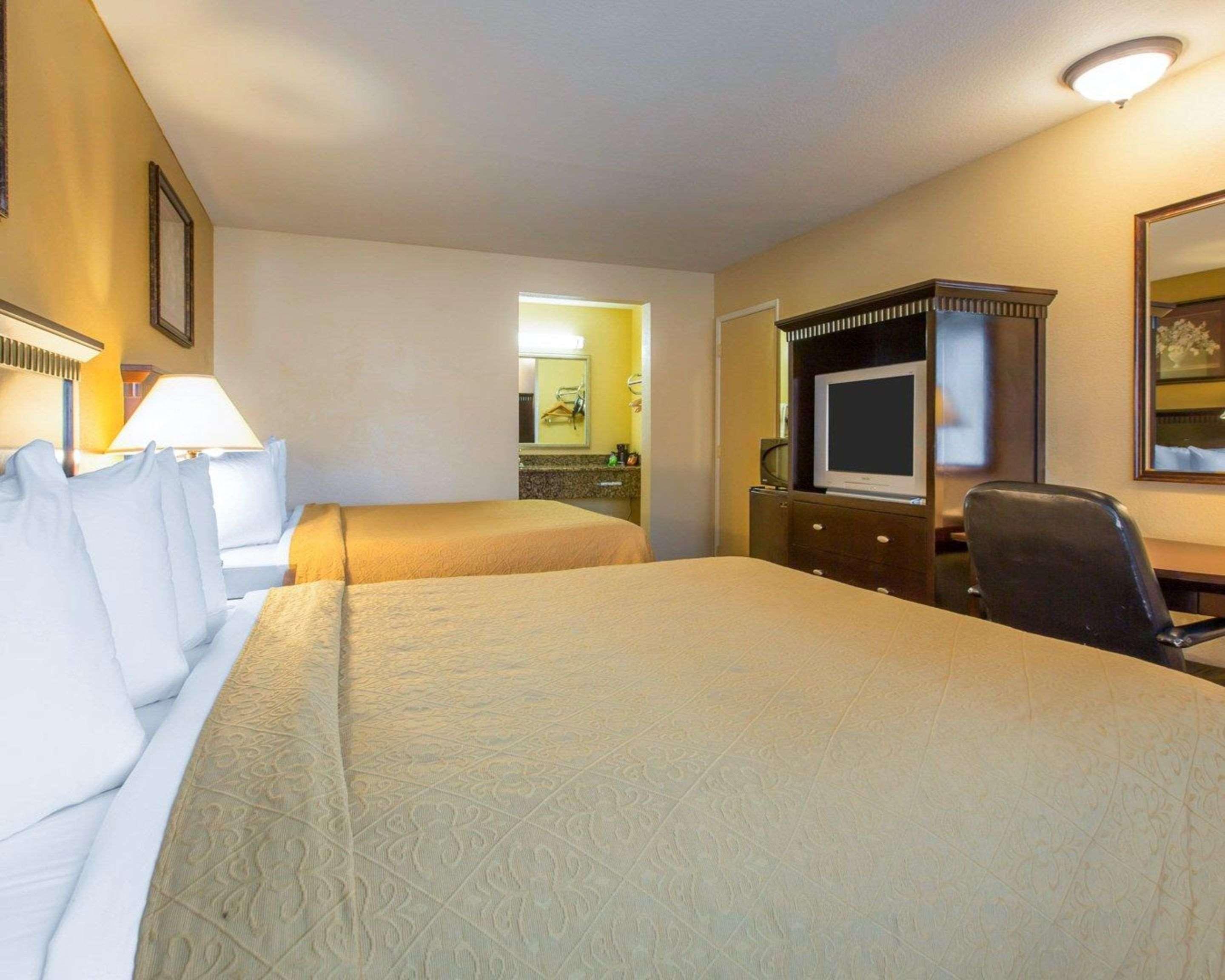 Double Two Queen Beds Non Smoking