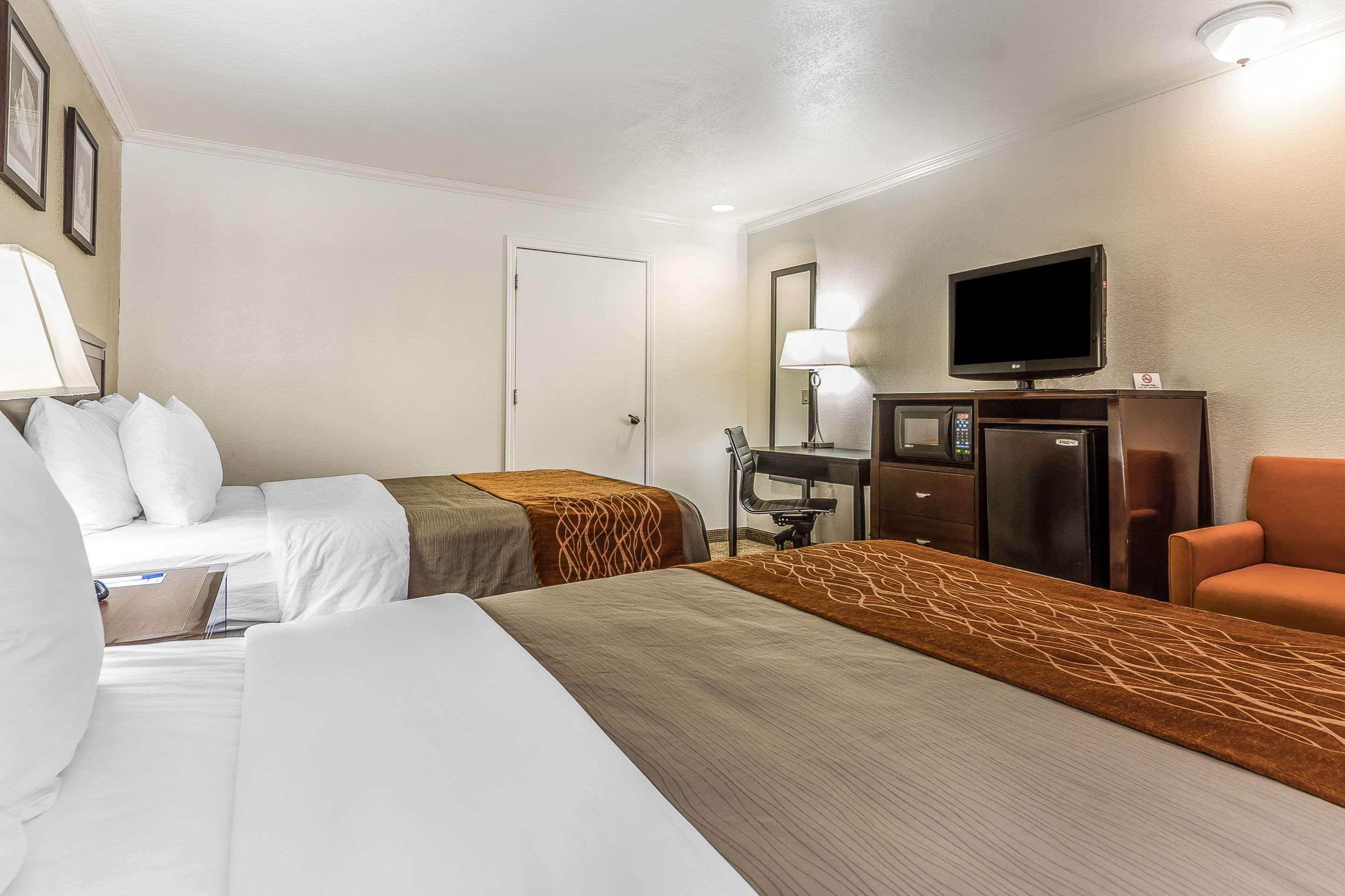 Quadruple Two Queen Beds Non Smoking