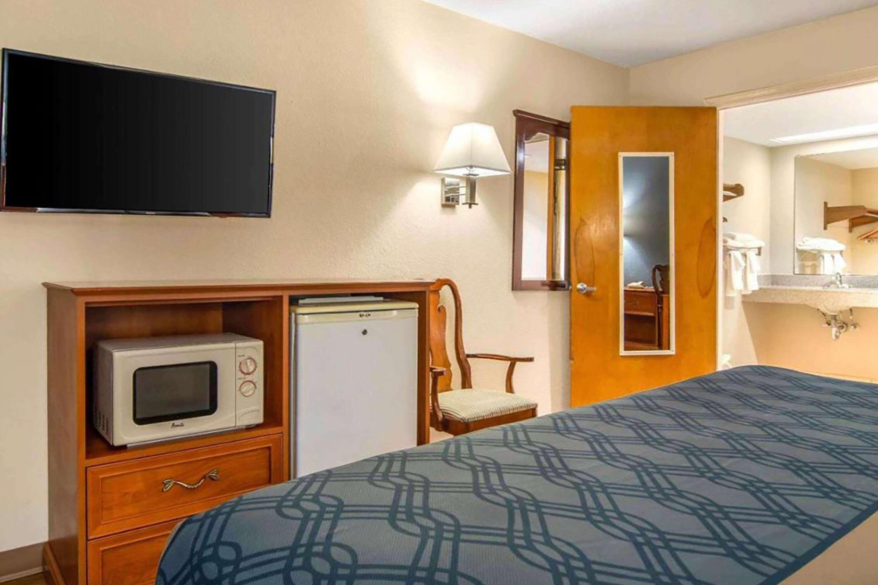 Room Accessible King Size Bed