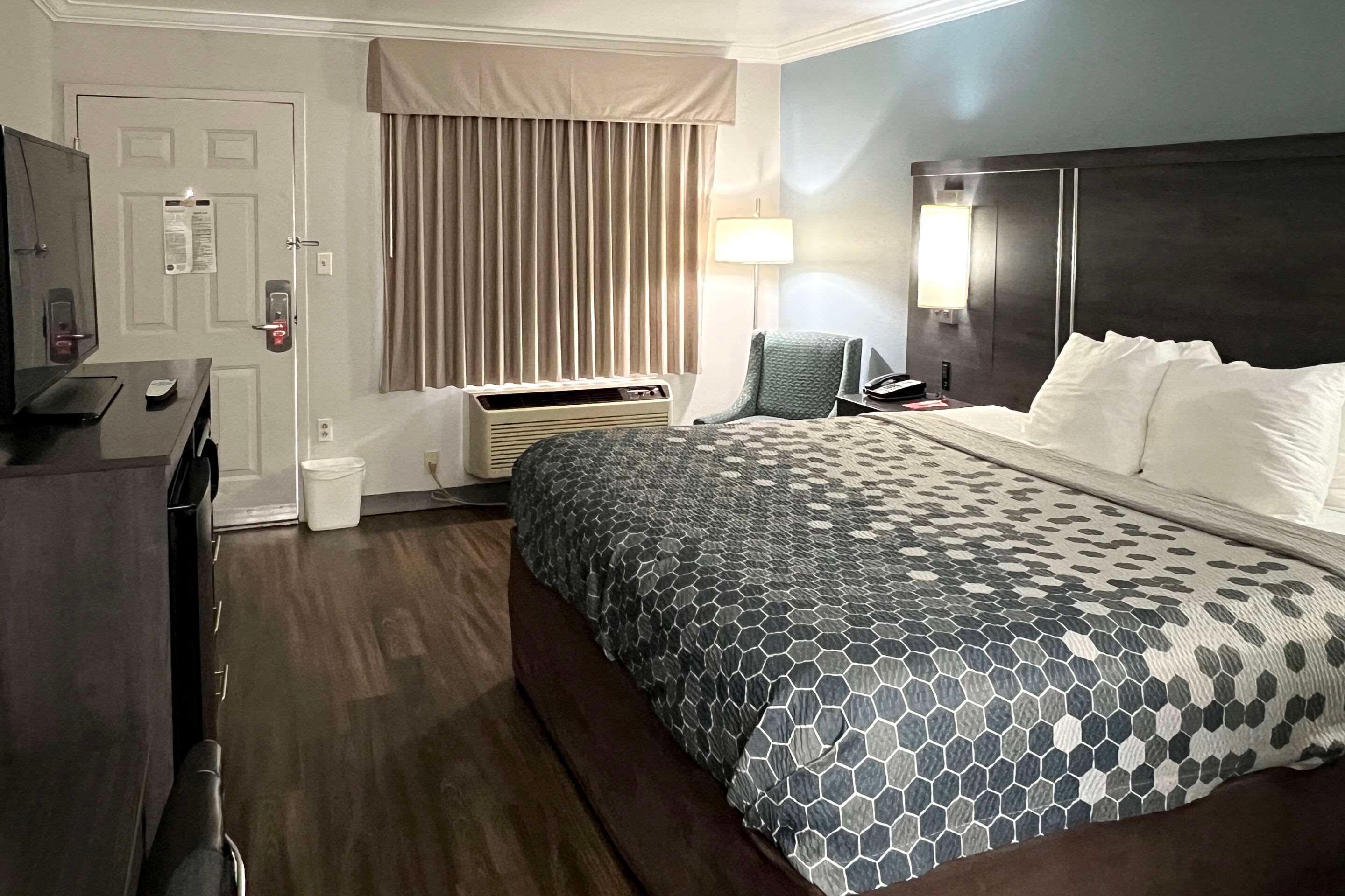 Double King Bed Non Smoking