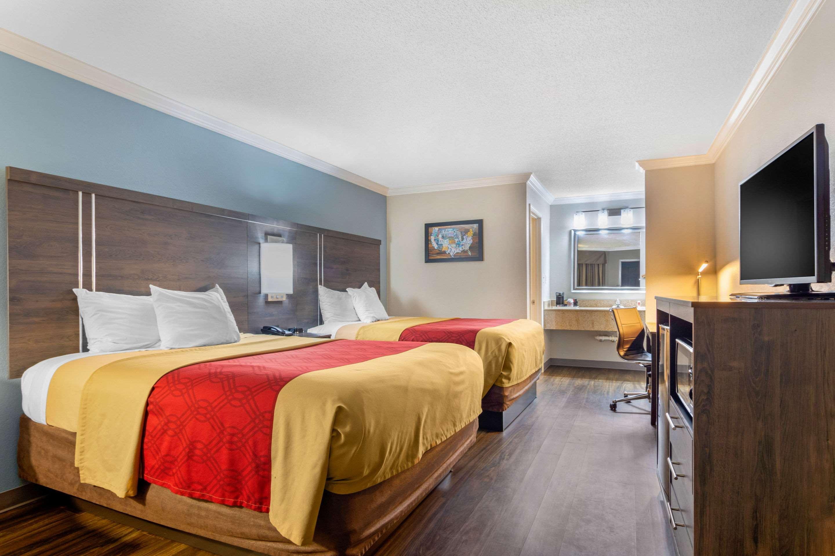 Double Two Queen Beds Non Smoking