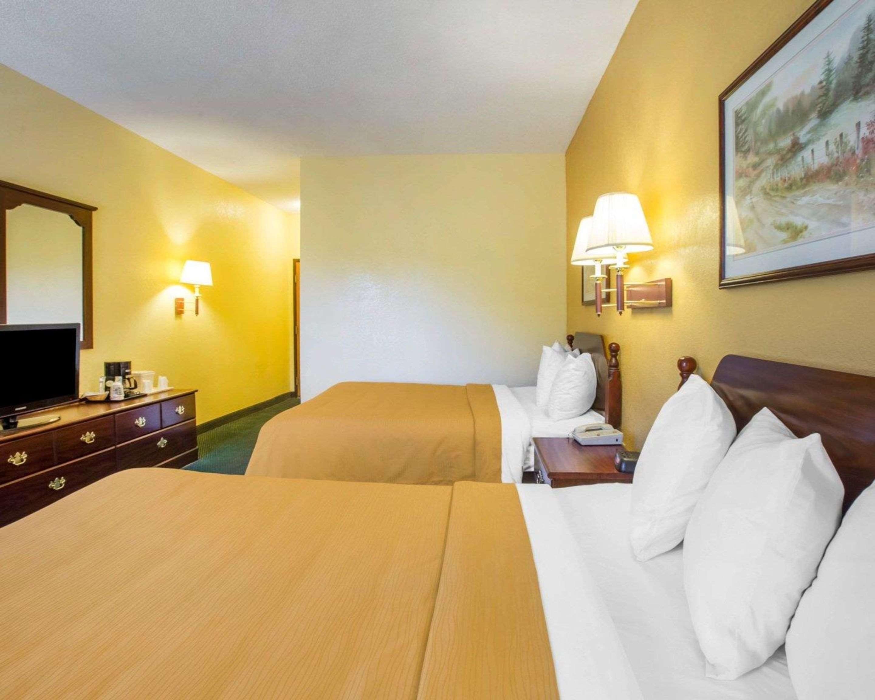 Double Two Queen Beds Non Smoking