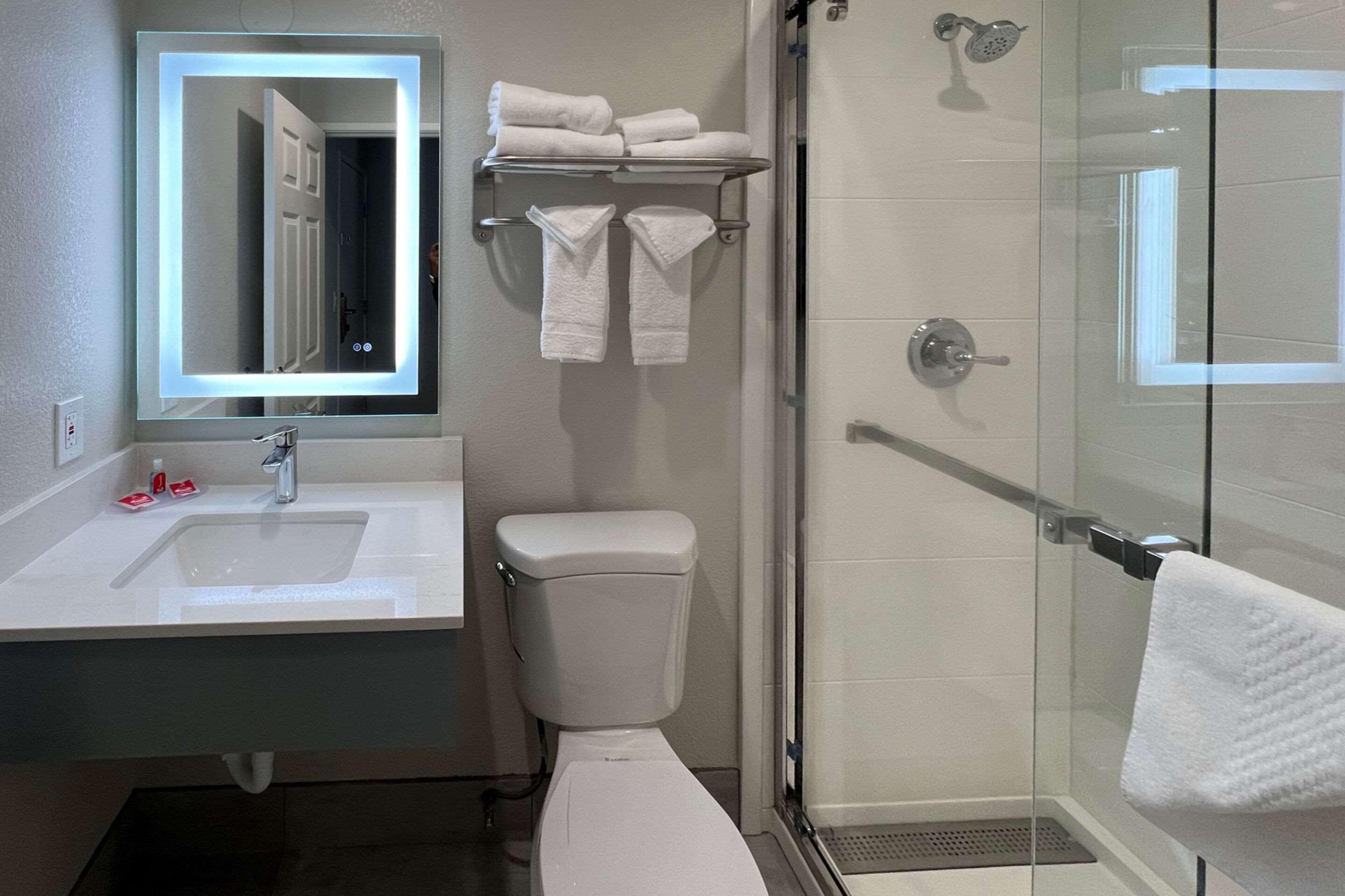 Double King Bed Non Smoking