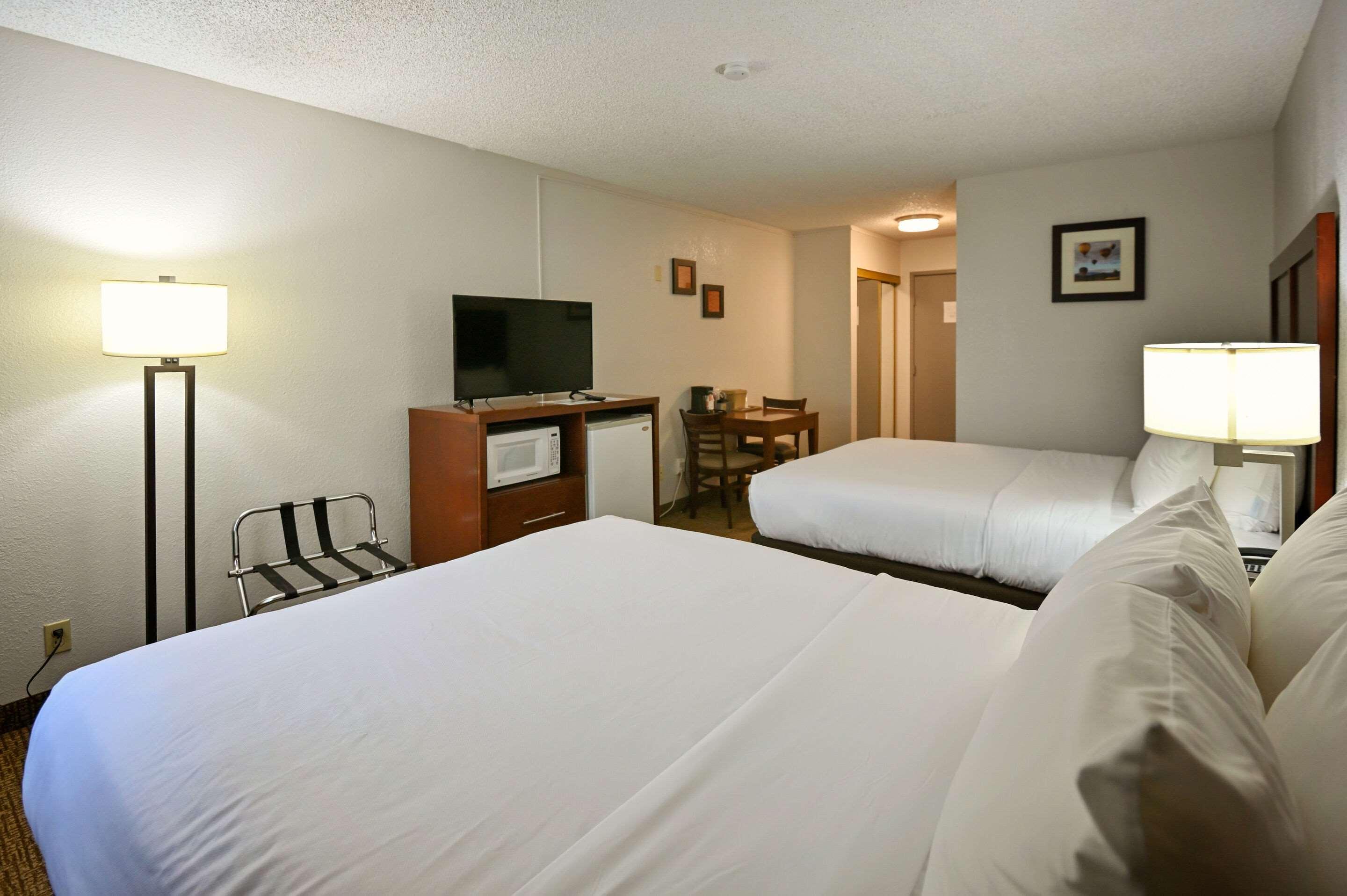 Double Two Queen Beds Non Smoking