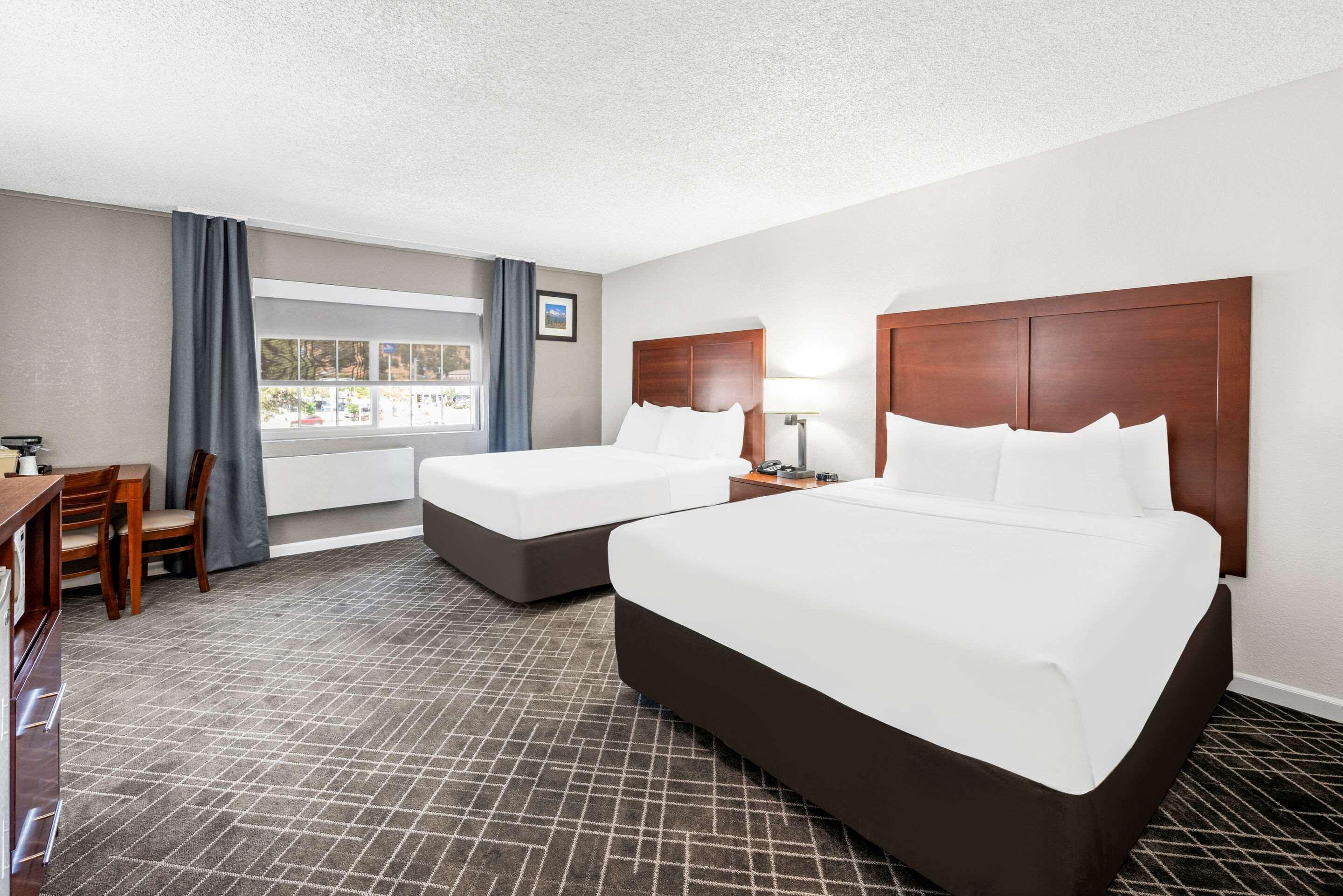 Double Two Queen Beds Non Smoking