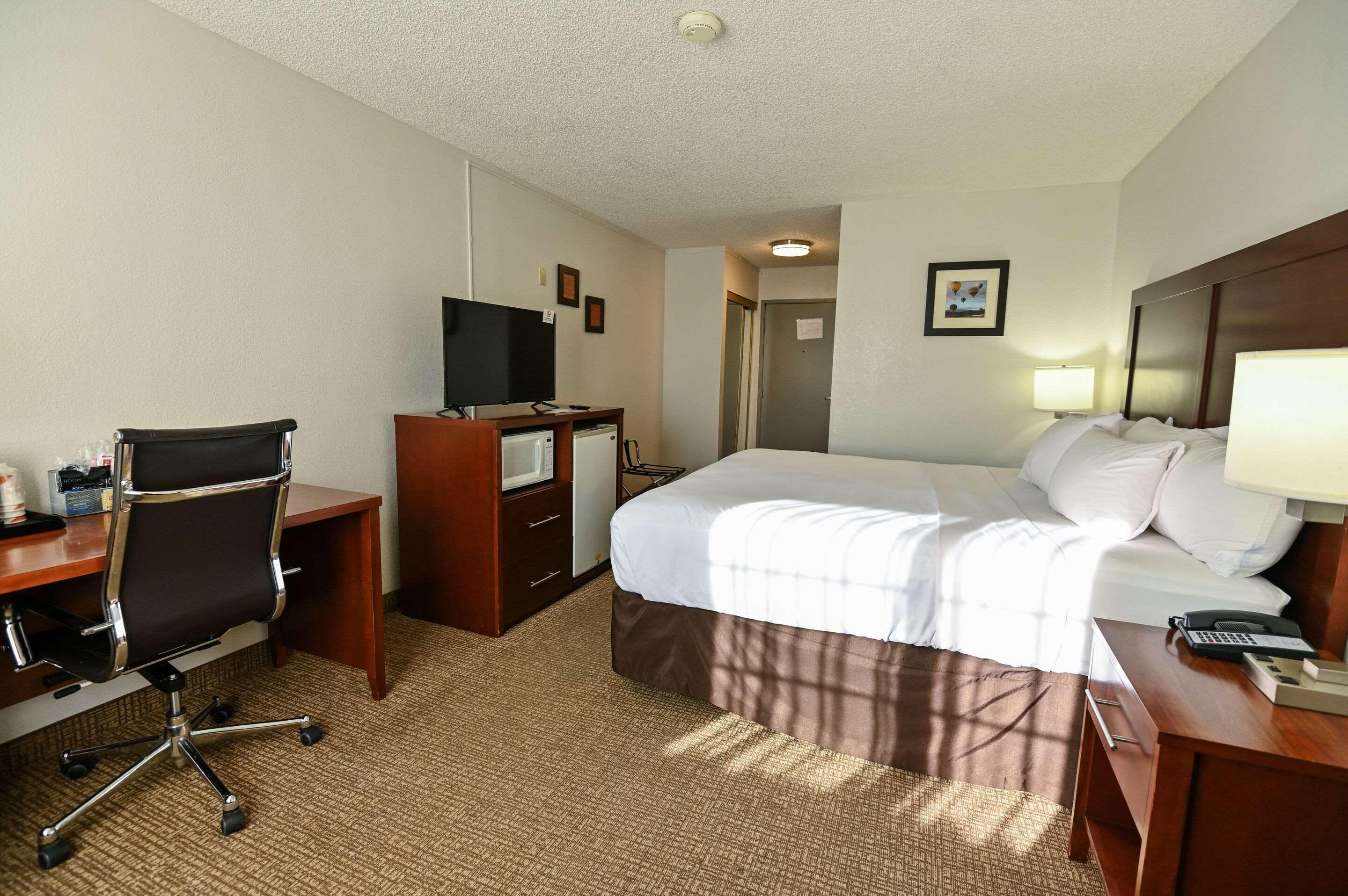 Double King Bed Non Smoking