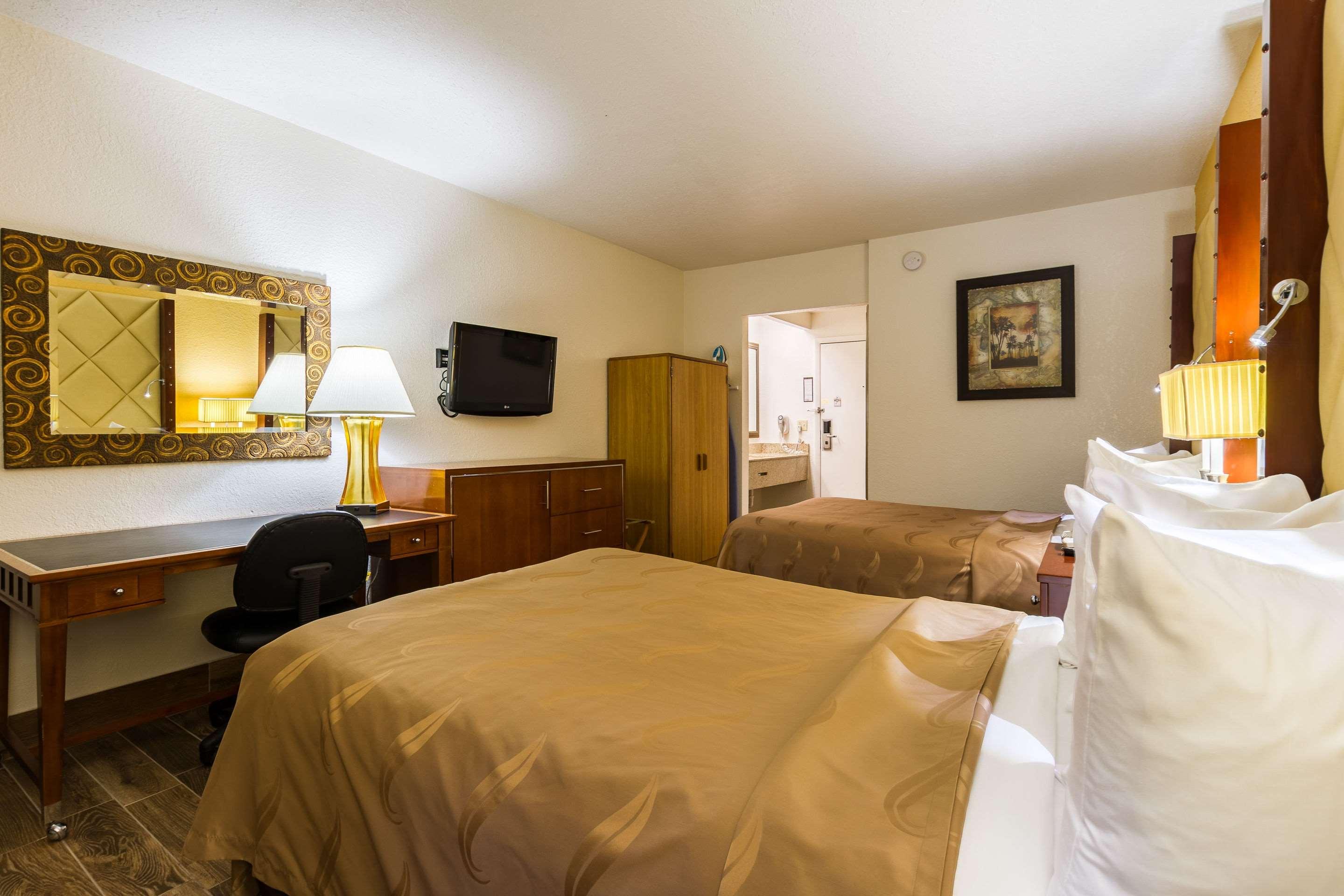 Double Two Double Beds Non Smoking