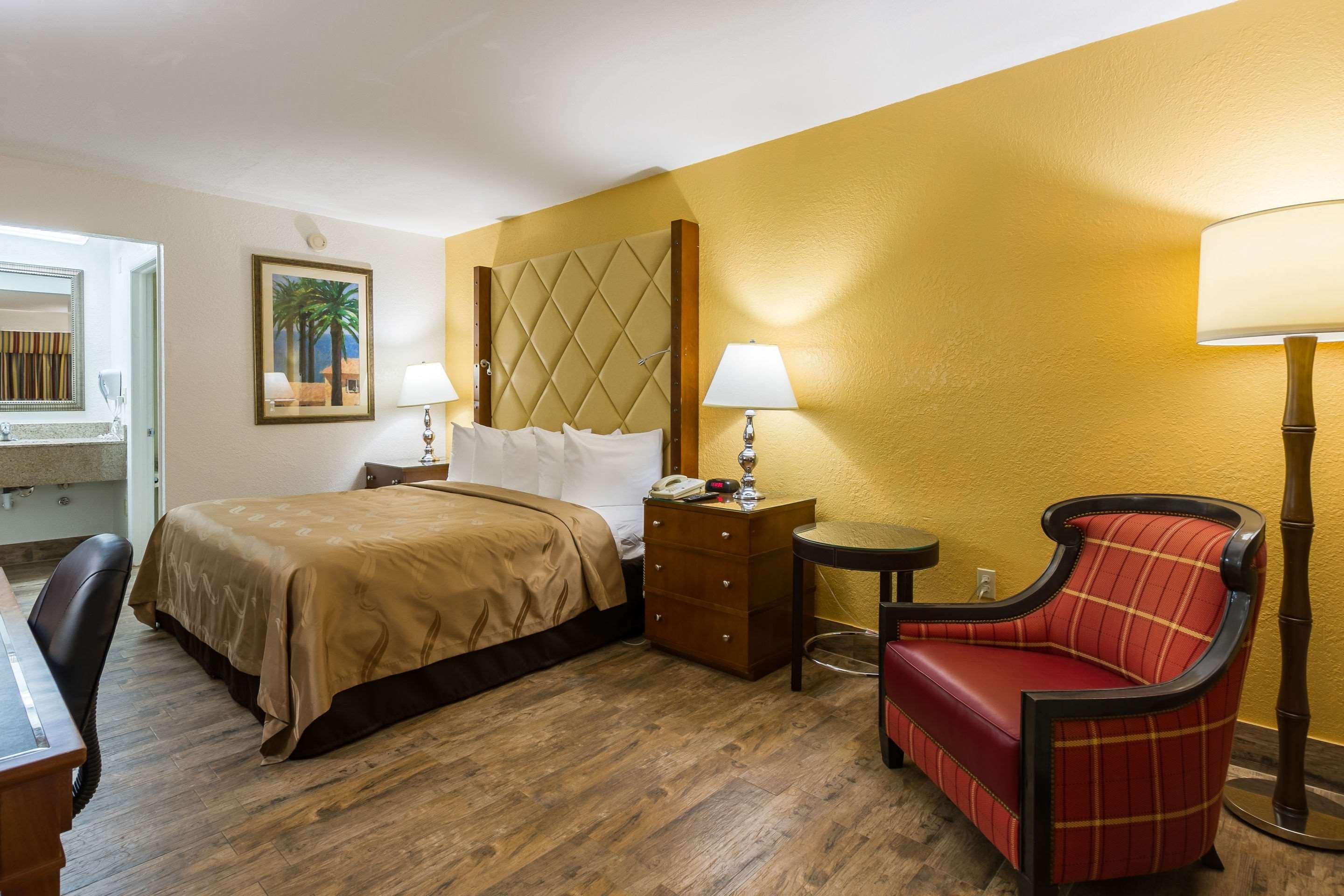 Double King Bed Non Smoking