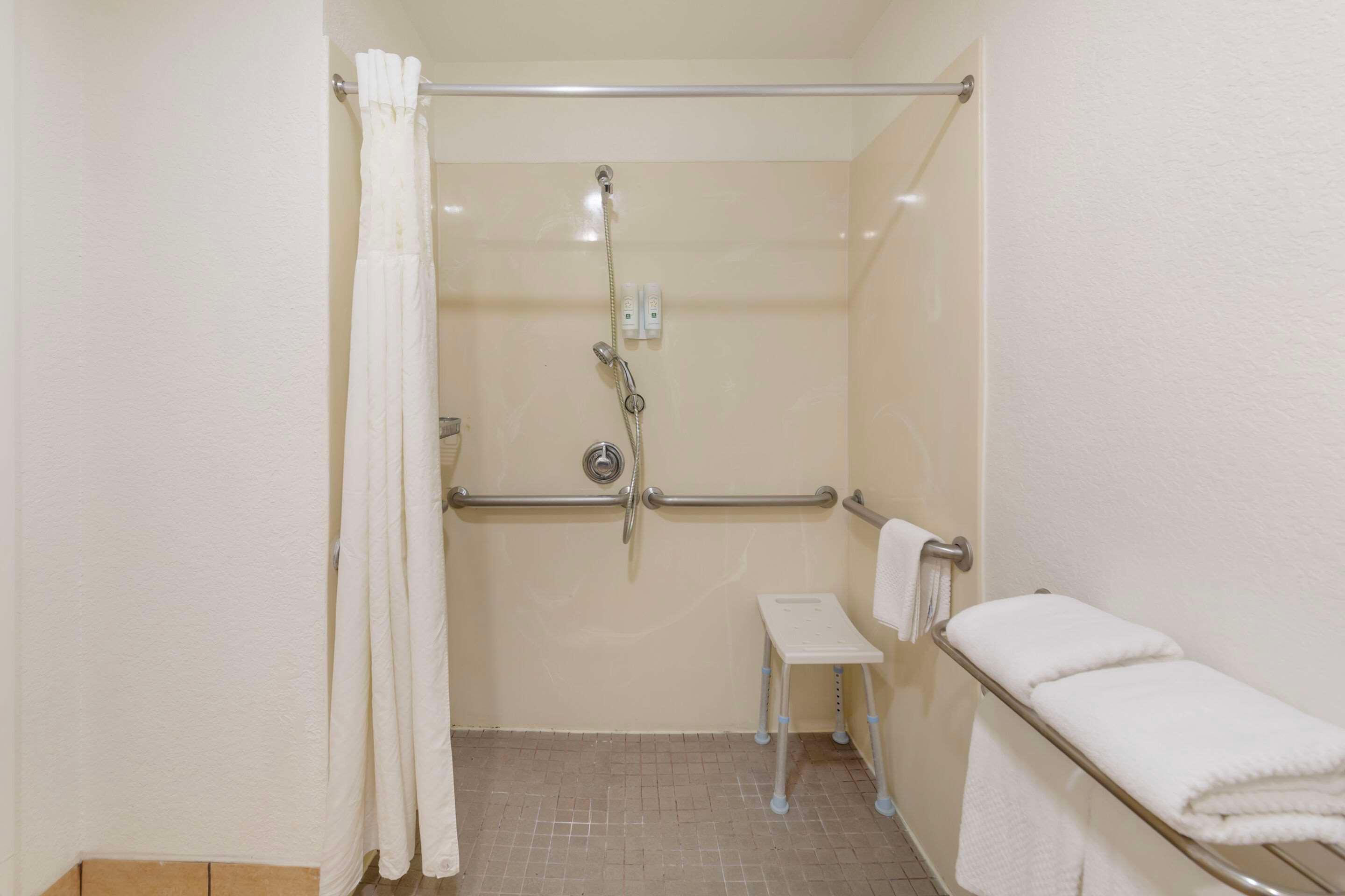 Double Queen Bed Non Smoking