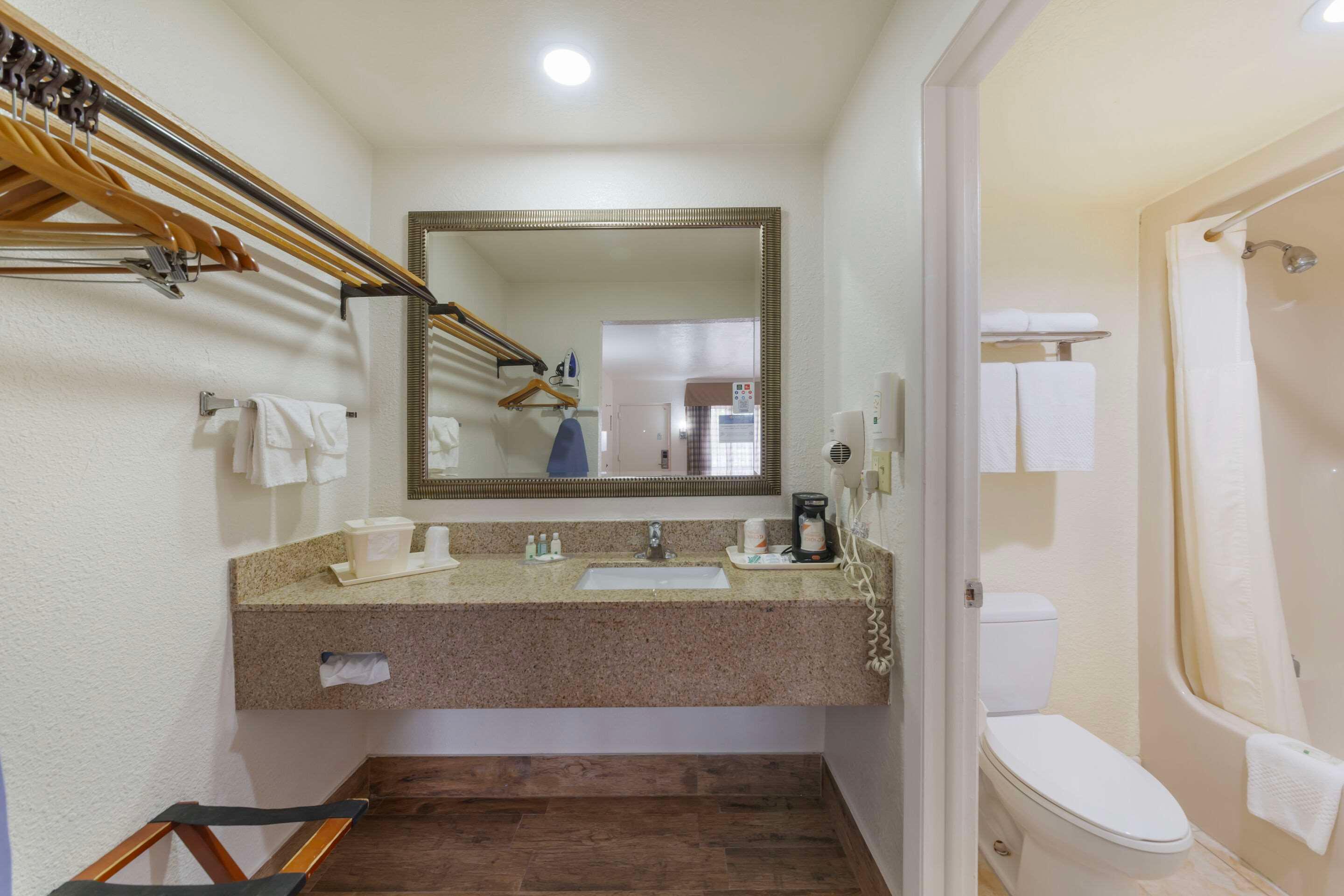 Double King Bed Non Smoking