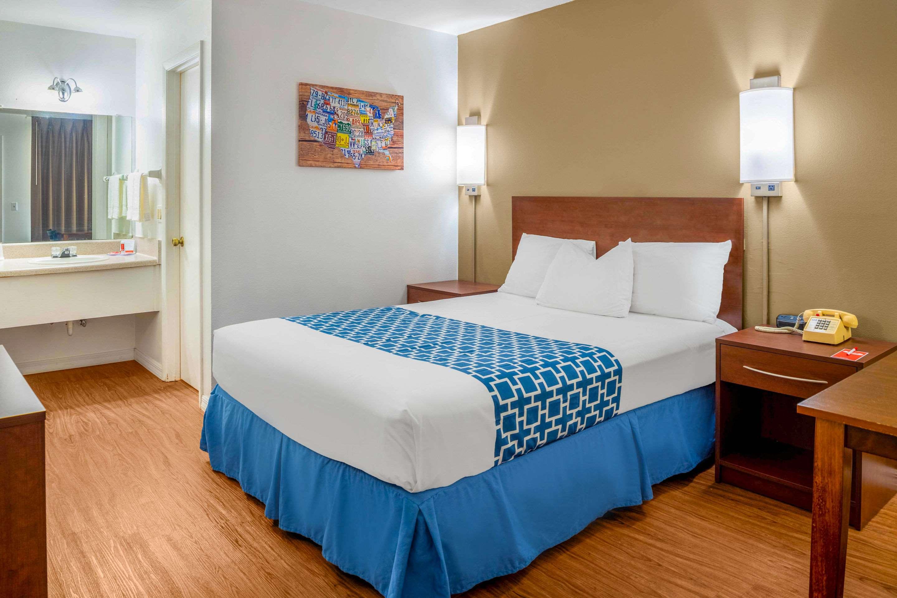 Double Queen Size Bed