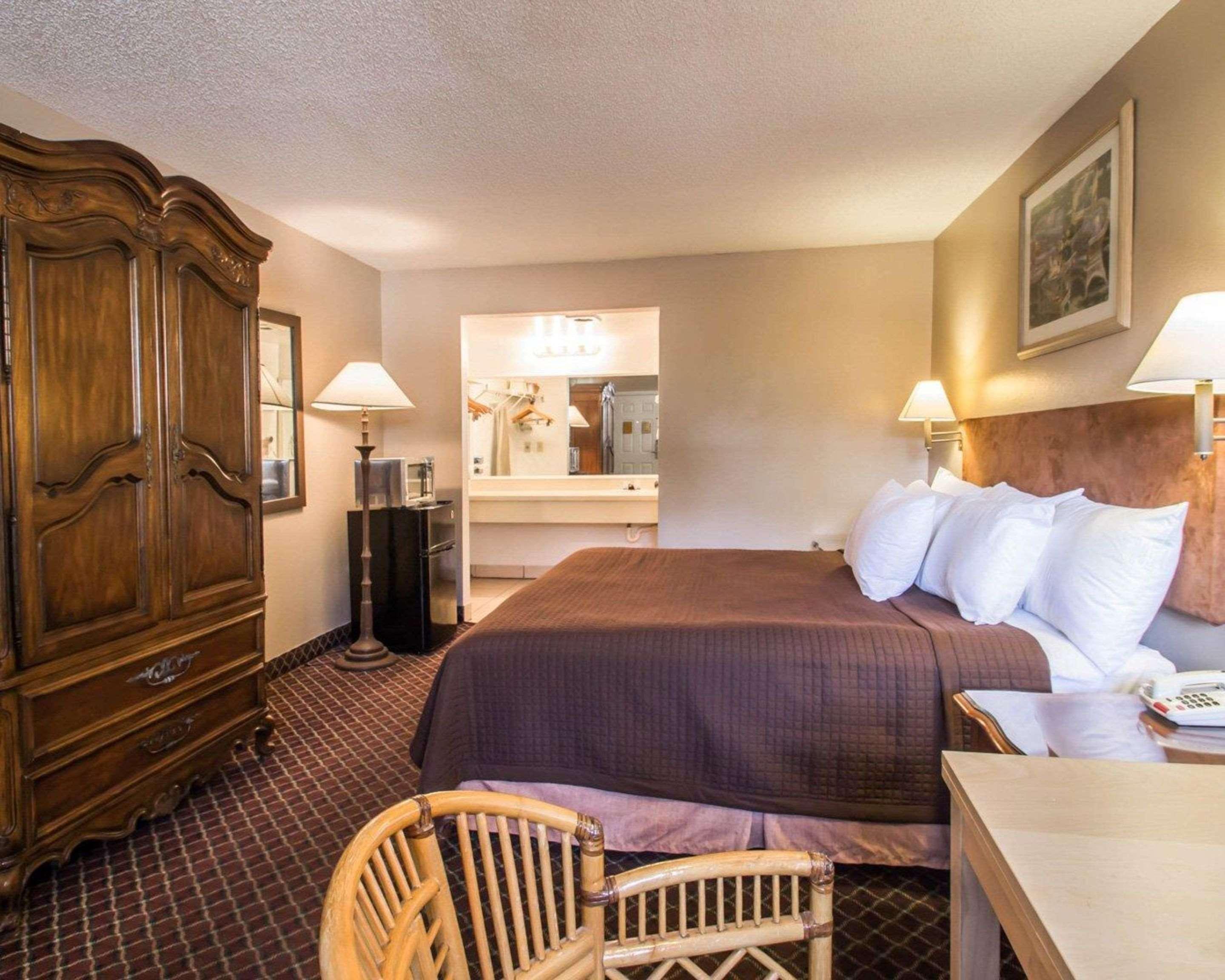 Double King Bed Non Smoking